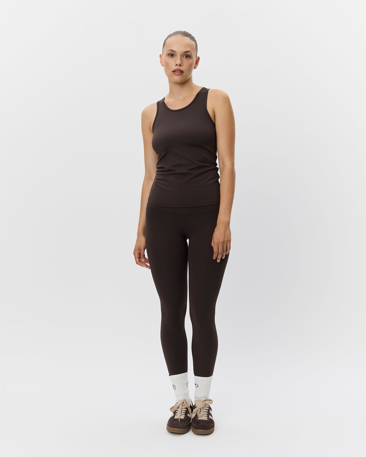 sofie-schnoor-sport-janetspo-top-dunkelbraun-slimfit image 3