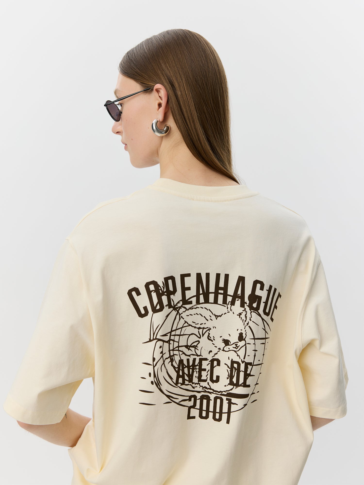sofie-schnoor-women-maesw-oversized-t-shirt-antique-white image 5