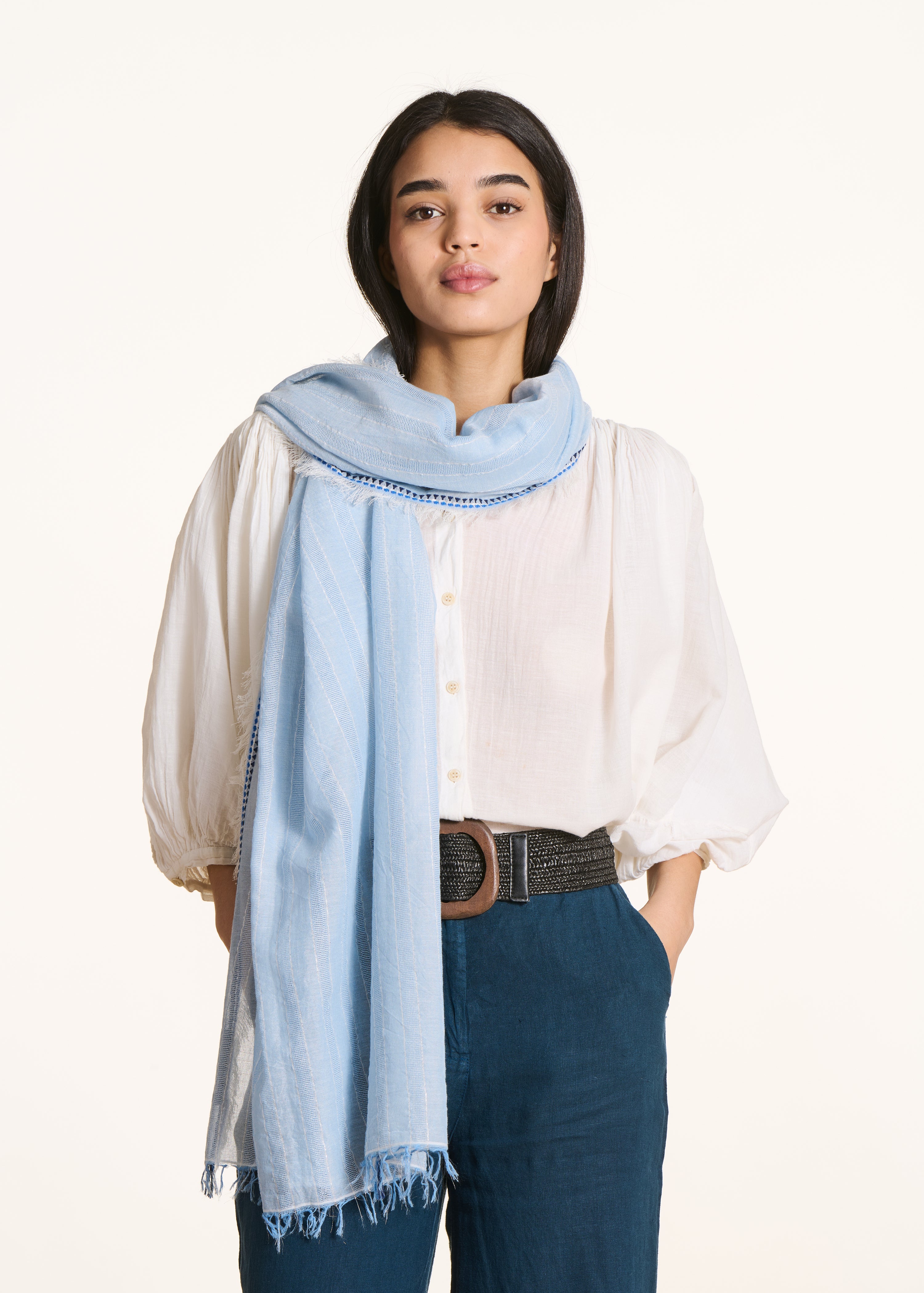 la-f-e-marabout-e-fario-schal-hellblau-gestreift-lurex image 1