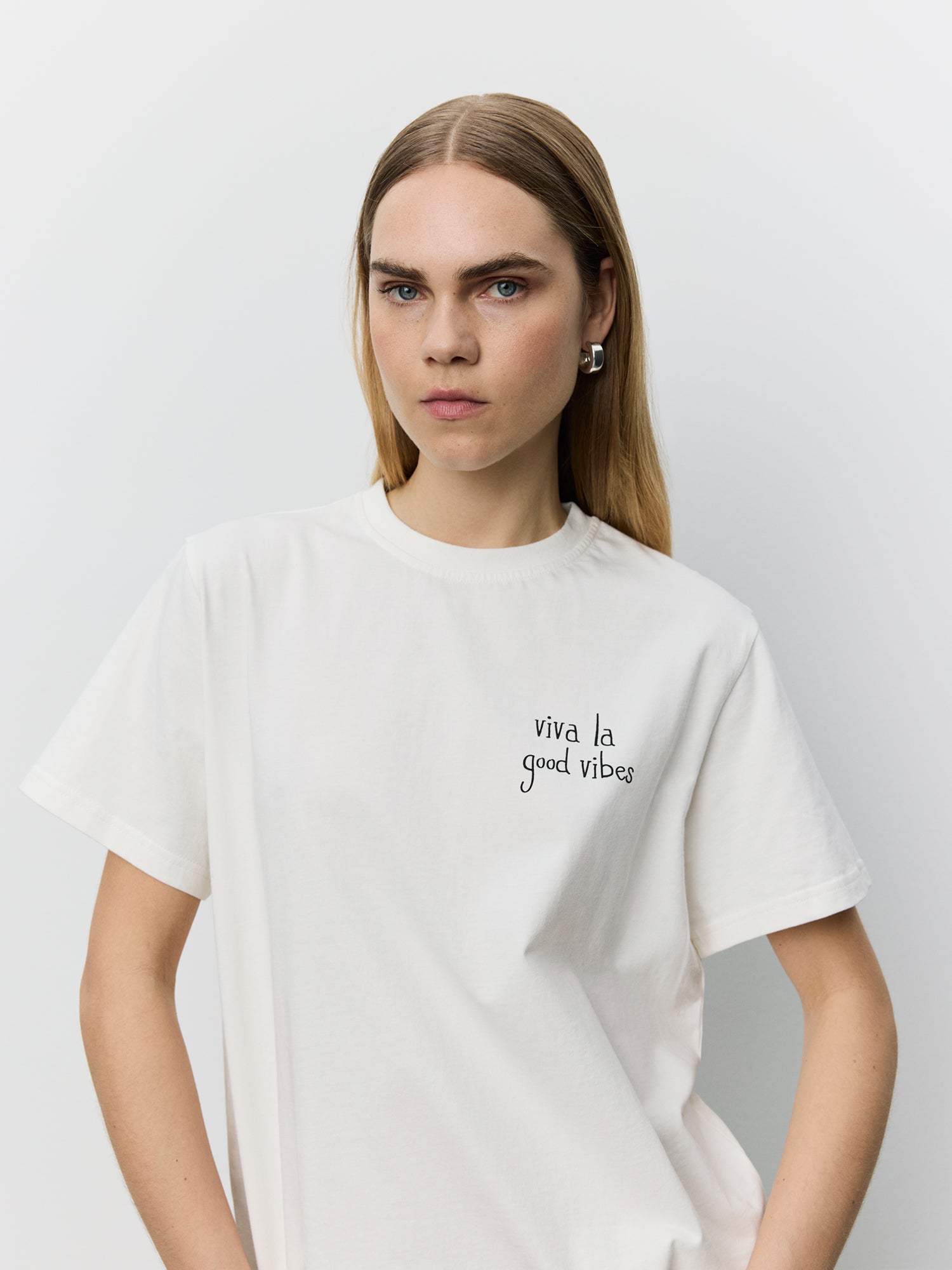 sofie-schnoor-riversw-t-shirt-off-white-baumwolle-good-vibes image 5