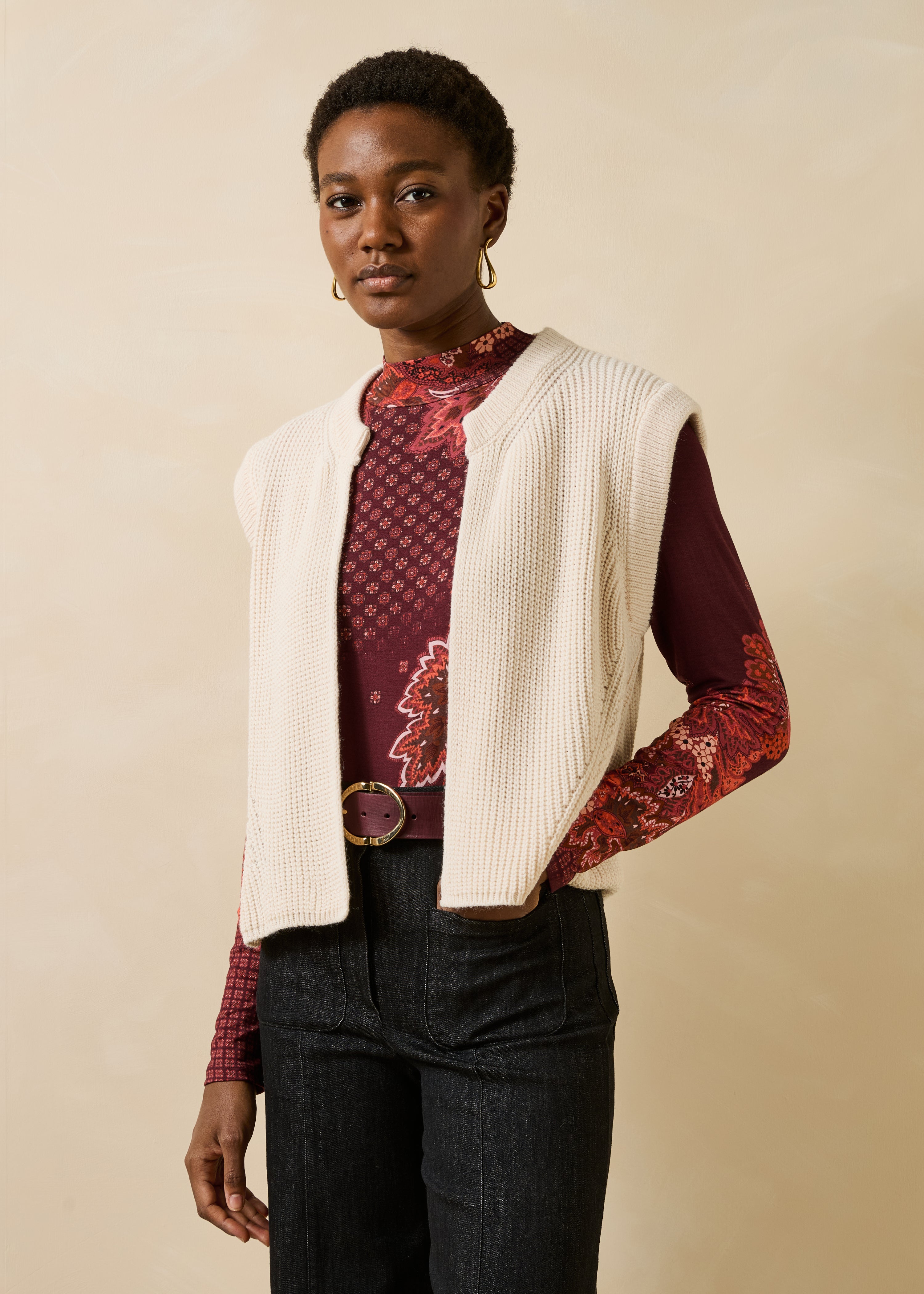 la-f-e-marabout-e-esencia-weste-ecru-rippstrick-rmellos image 1