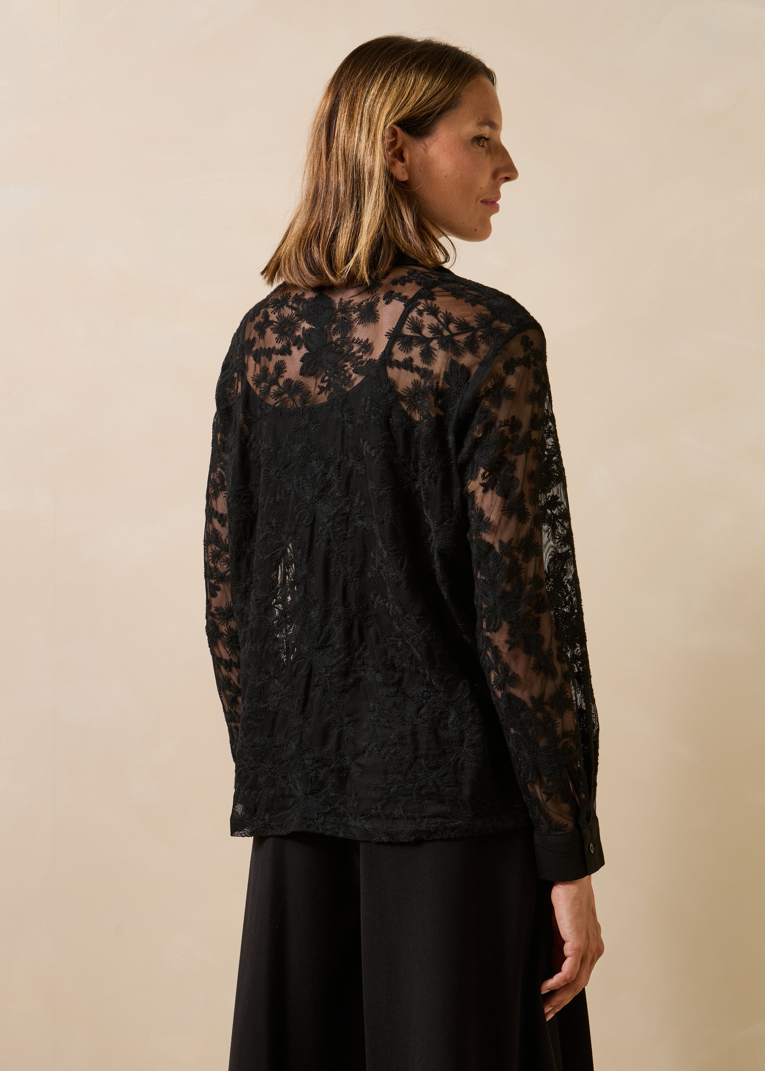 la-f-e-marabout-e-pepa-bluse-schwarz-viskose-spitze image 3