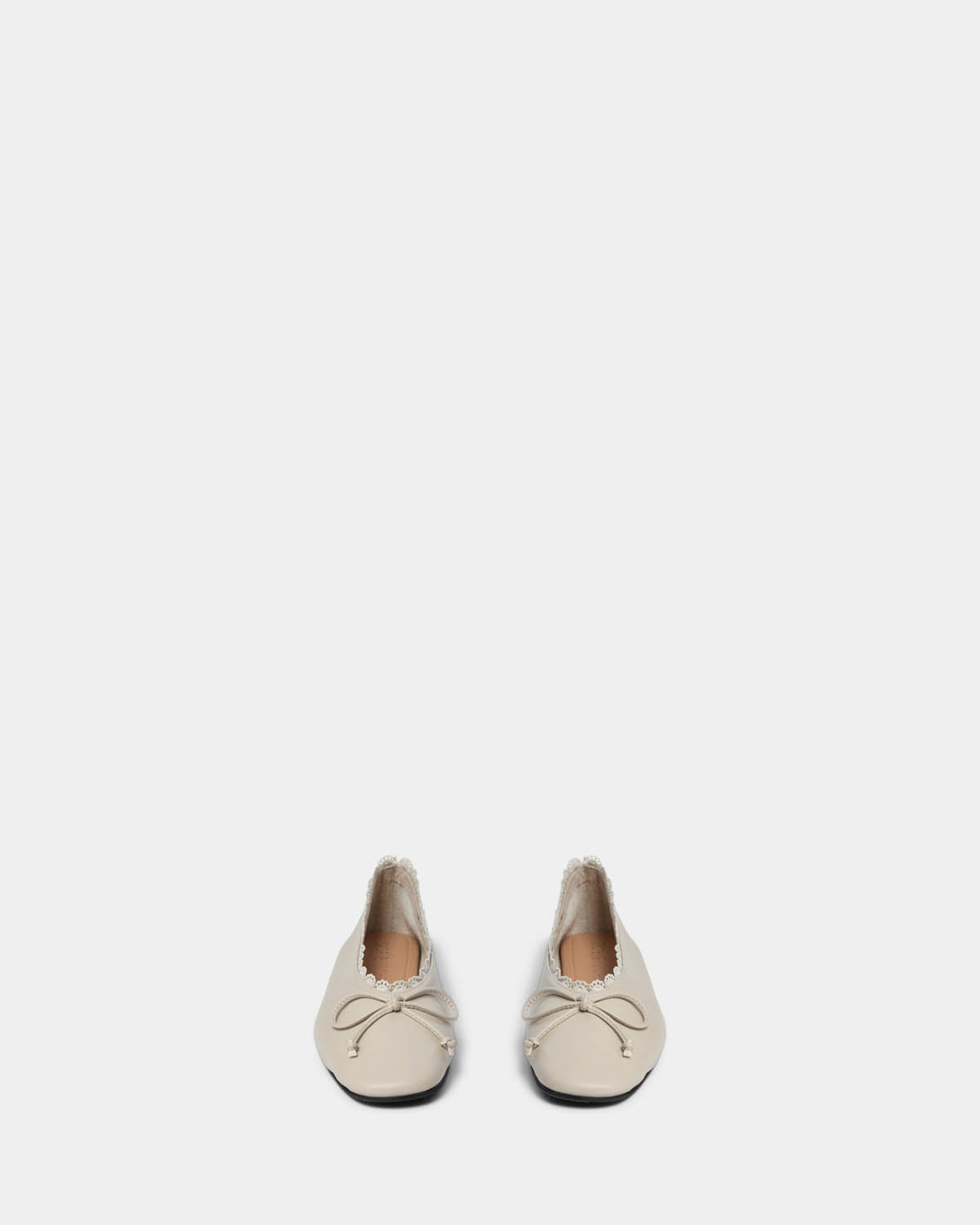 sofie-schnoor-sarasw-ballerina-leder-off-white-schleife image 3