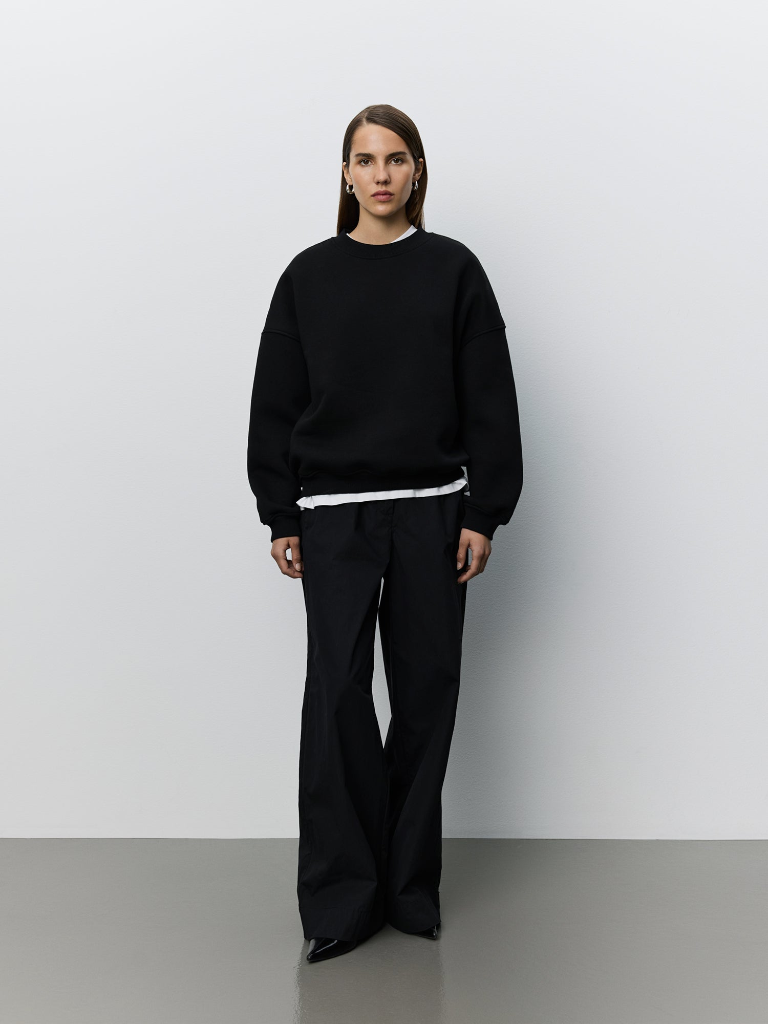 sofie-schnoor-sport-parosspo-sweatshirt-schwarz-oversize image 2