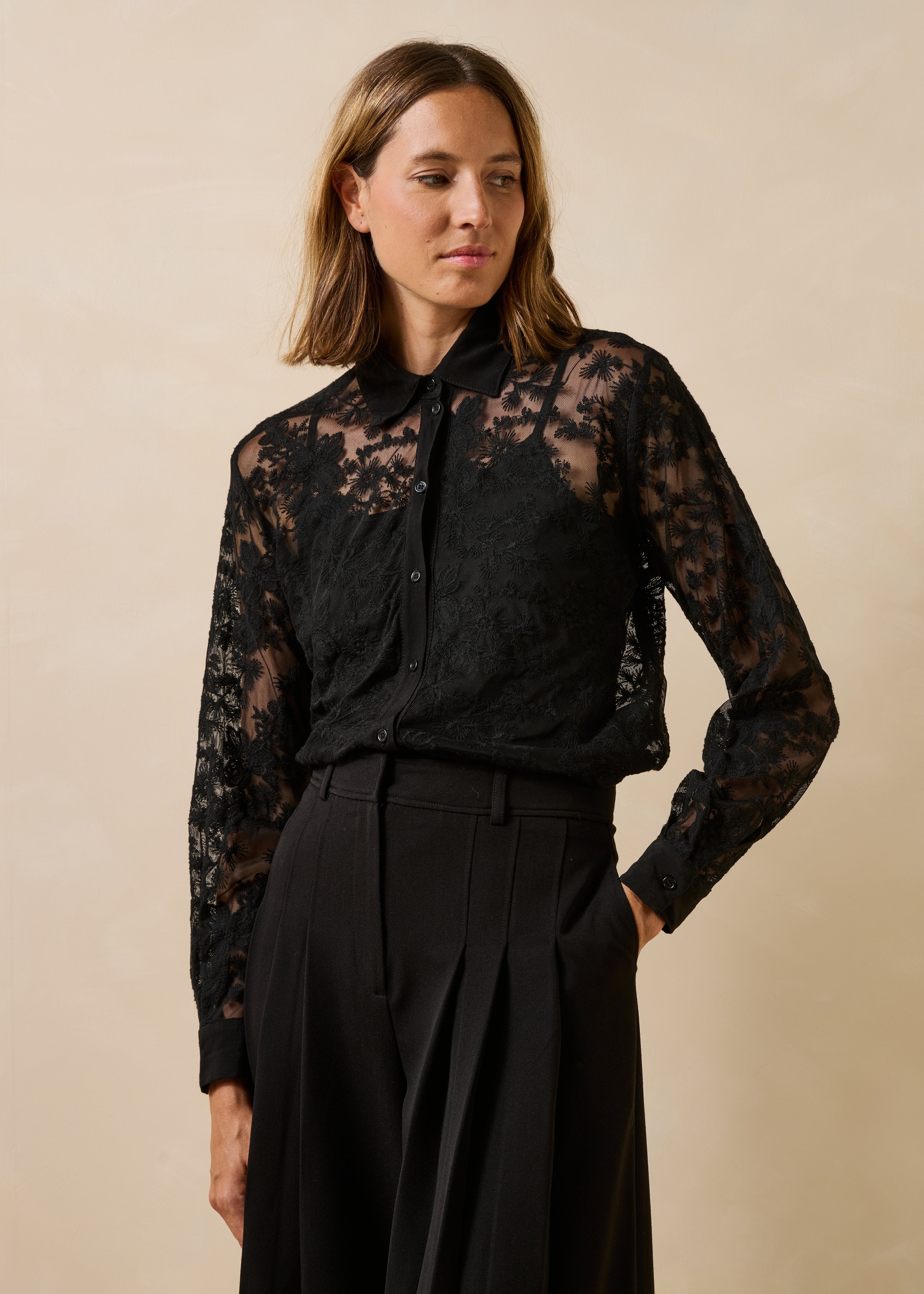 la-f-e-marabout-e-pepa-bluse-schwarz-viskose-spitze image 1