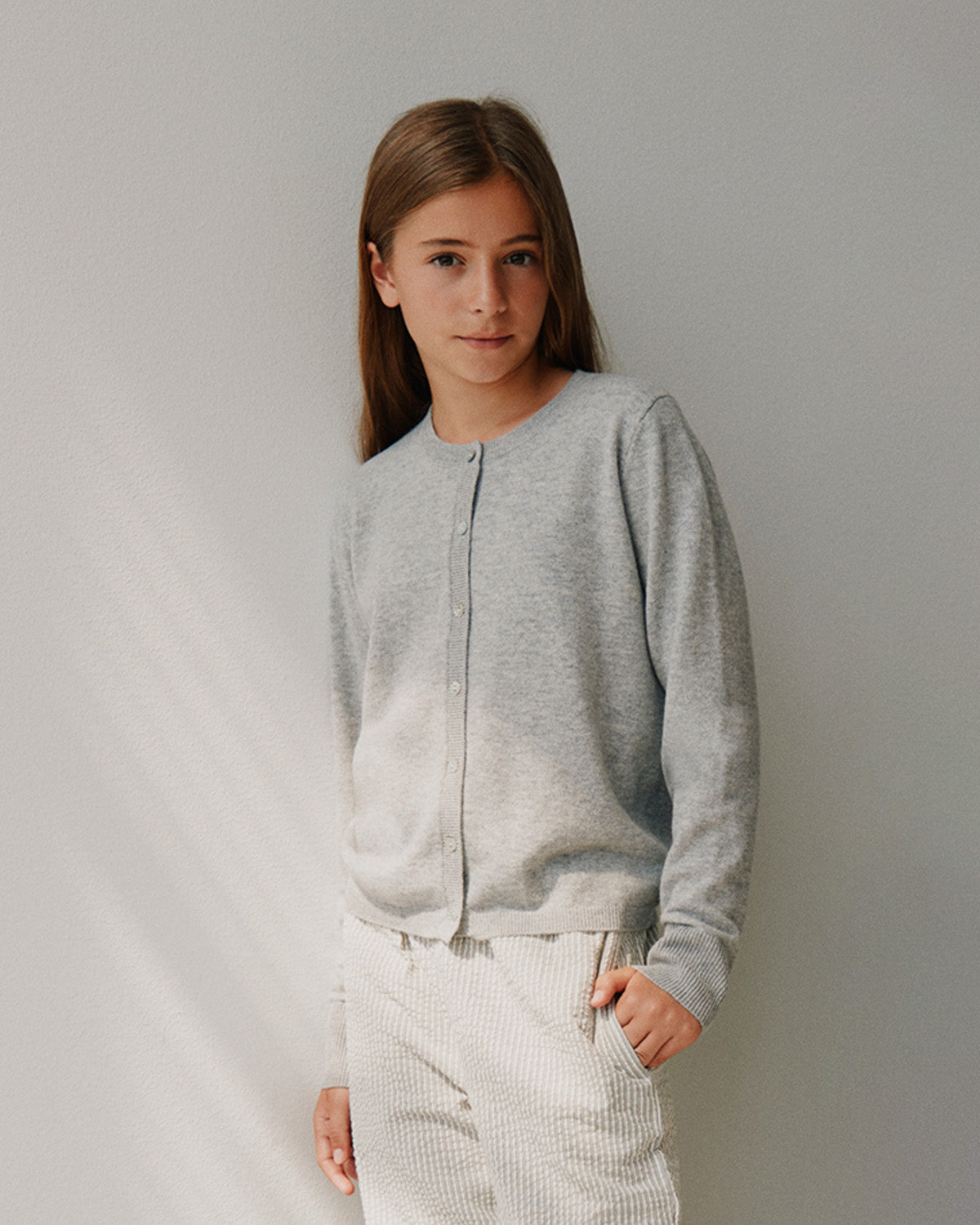 sofie-schnoor-young-cissesy-cardigan-grey-woll-strickjacke image 2