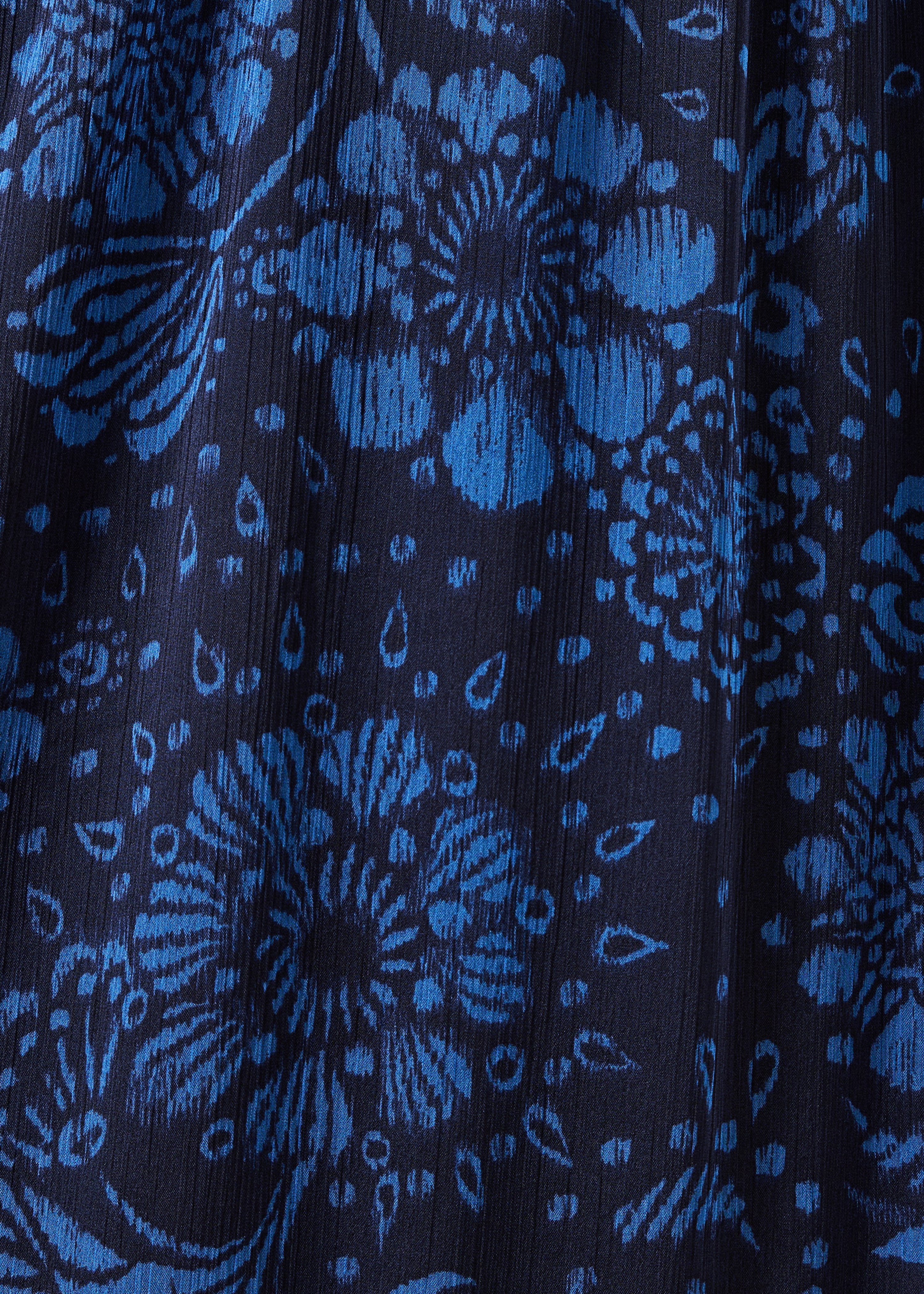 la-f-e-marabout-e-gauffre-maxikleid-blau-floral image 4