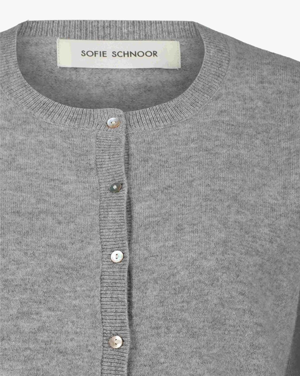 sofie-schnoor-cissesw-cardigan-grau-melange-merinowolle image 6