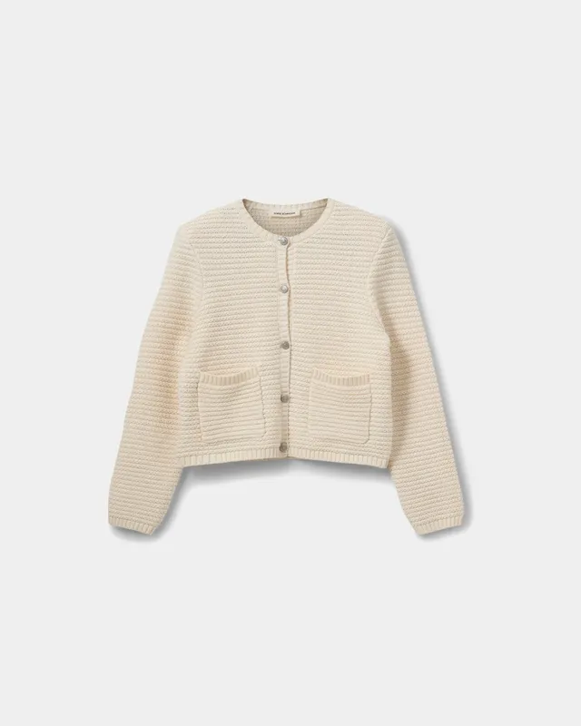 sofie-schnoor-kyrasw-strickjacke-damen-off-white-mit-knopf image 1