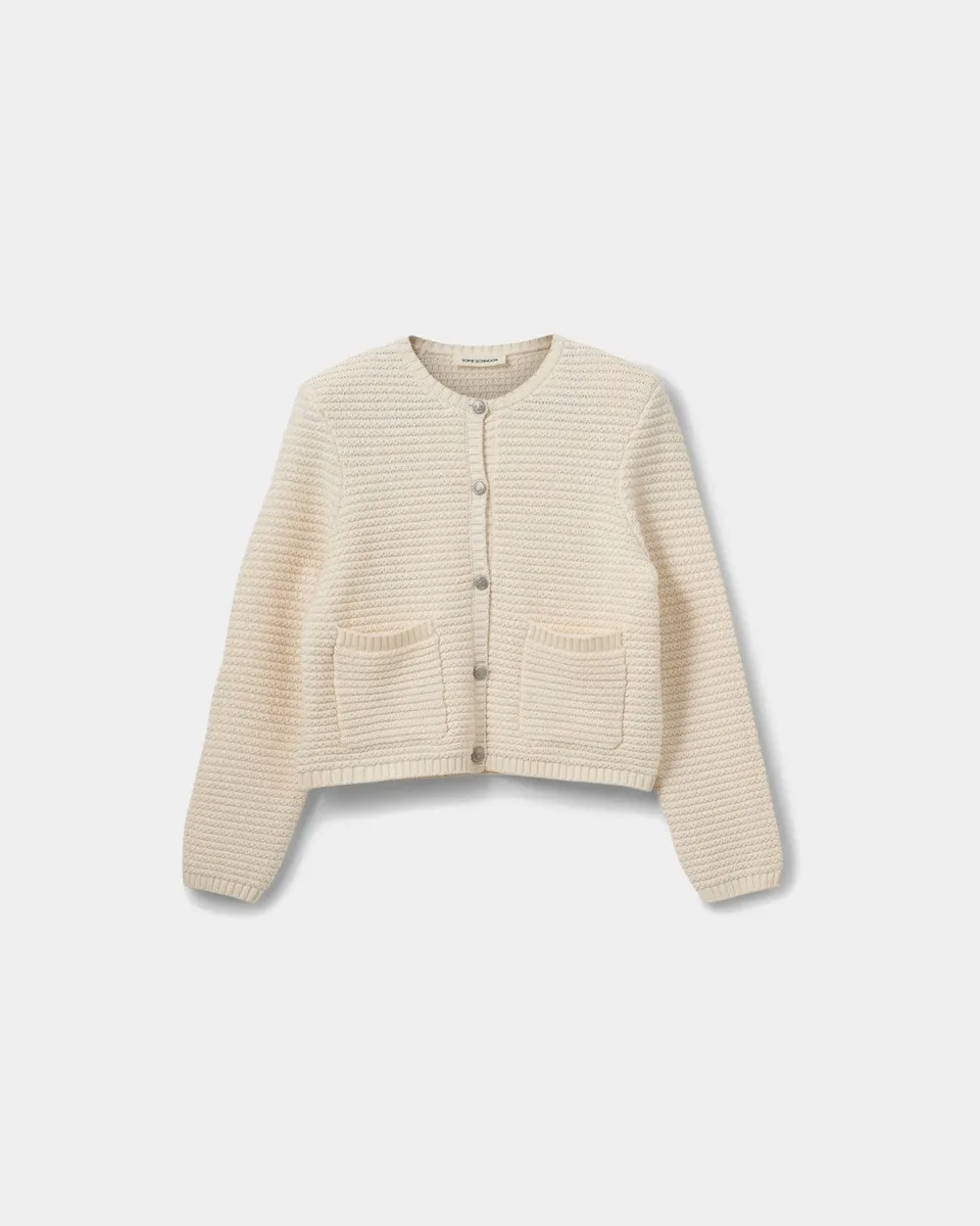 sofie-schnoor-kyrasw-strickjacke-damen-off-white-mit-knopf image 1