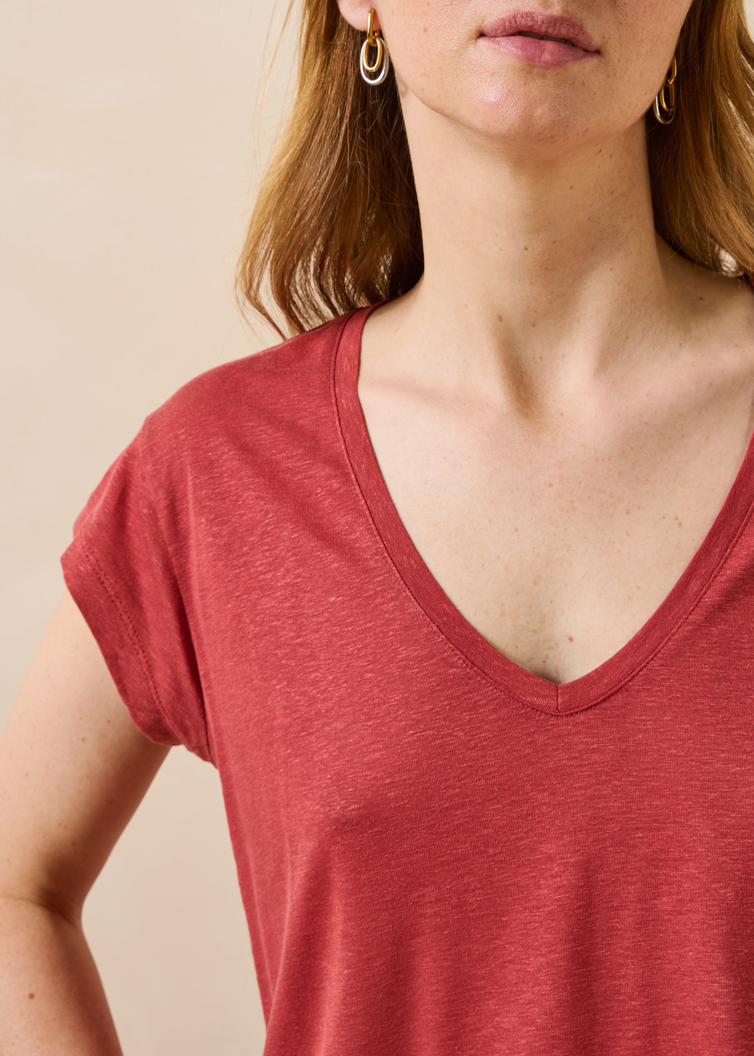 la-f-e-marabout-e-davia-t-shirt-rot-v-ausschnitt image 5