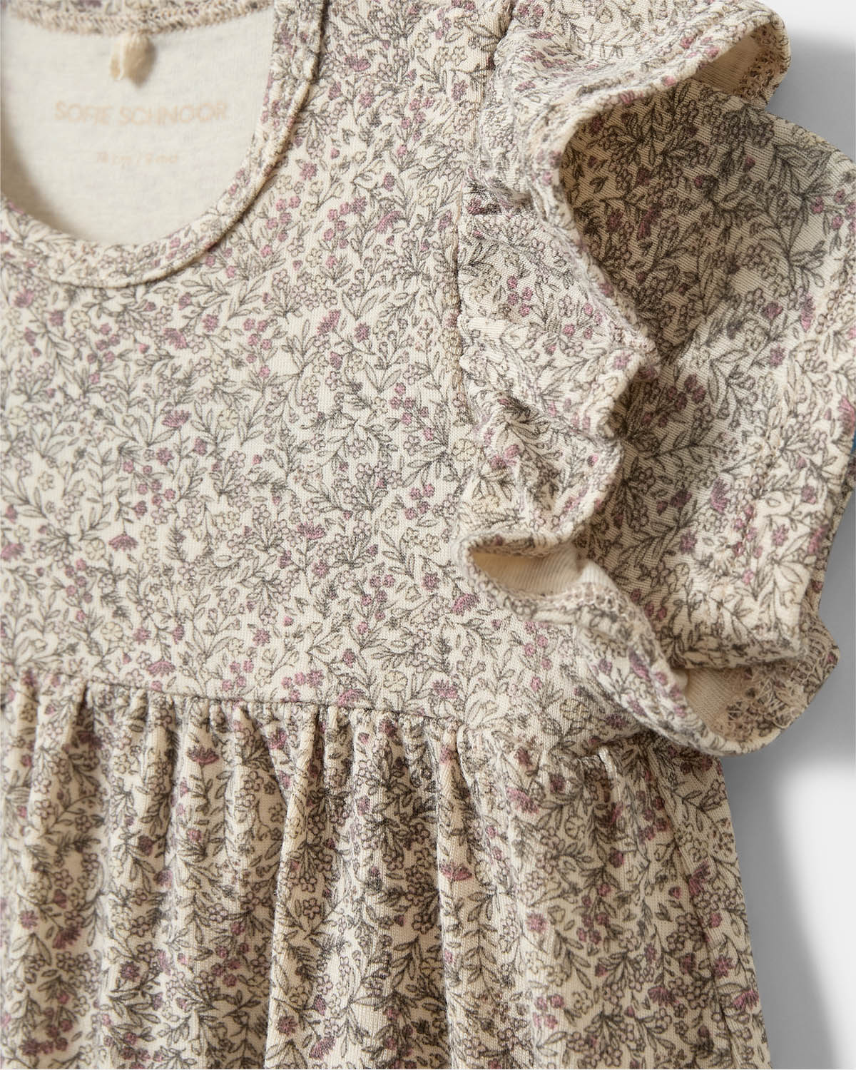 sofie-schnoor-kids-synnekb-kleid-aop-flower-modal-kurzarm image 3