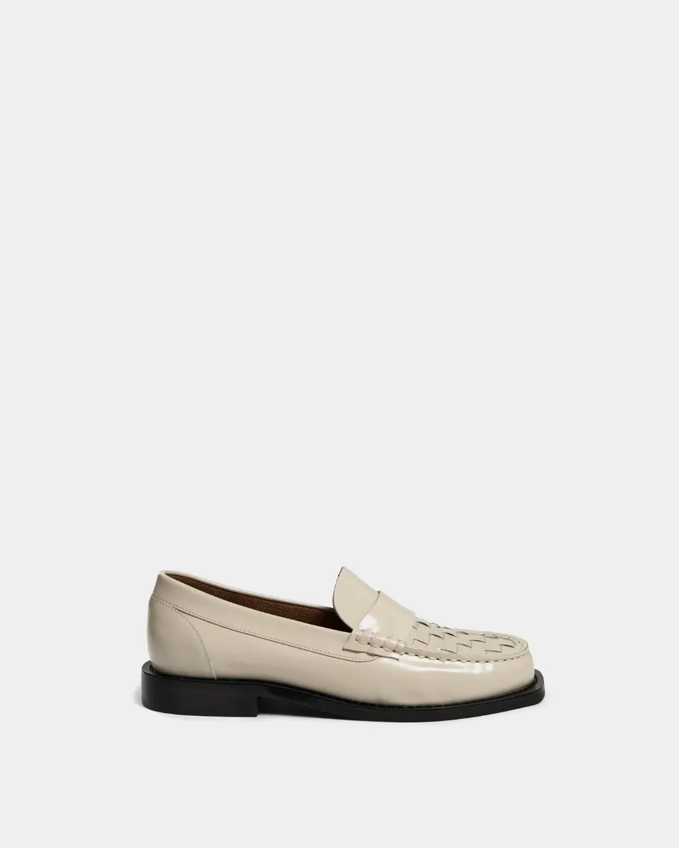 sofie-schnoor-women-lisasw-loafer-off-white-lackleder image 1