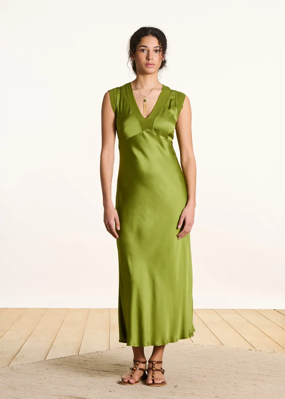 la-f-e-marabout-e-robe-satinkleid-gr-n-lang-rmellos image 1