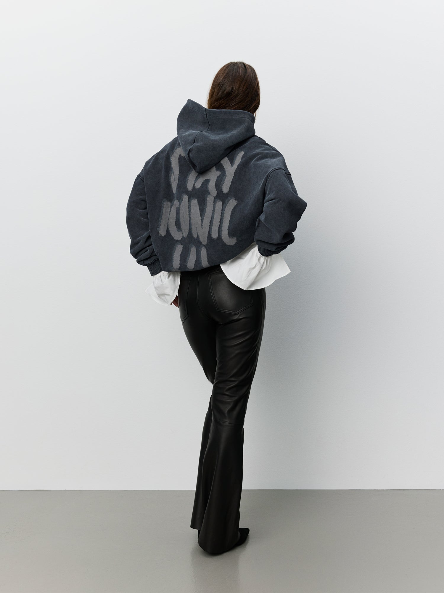 sofie-schnoor-icon-025-ransosw-hoodie-washed-black image 4