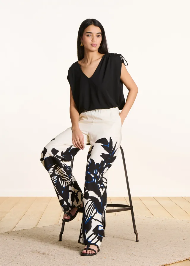 la-f-e-marabout-e-demeris-hose-ecru-schwarz-floral image 1