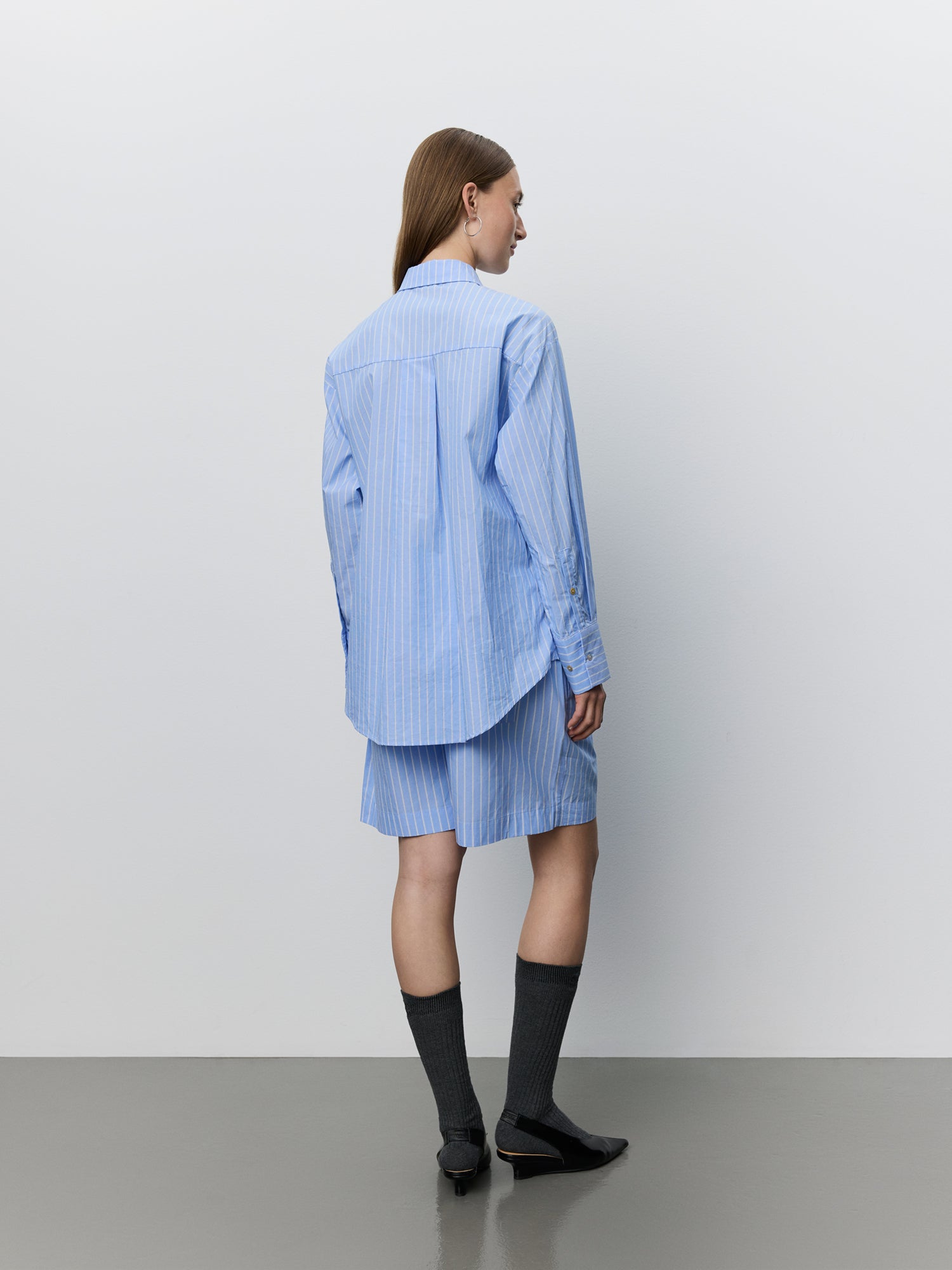 sofie-schnoor-women-snos739-appliesw-shorts-hellblau-gestreift image 4