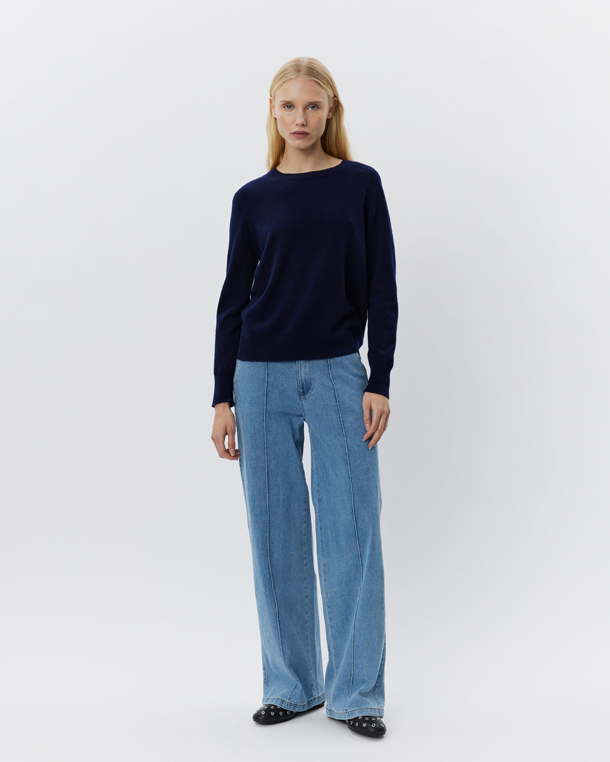sofie-schnoor-sport-carisw-mid-jeans-hellblau-stretch image 2