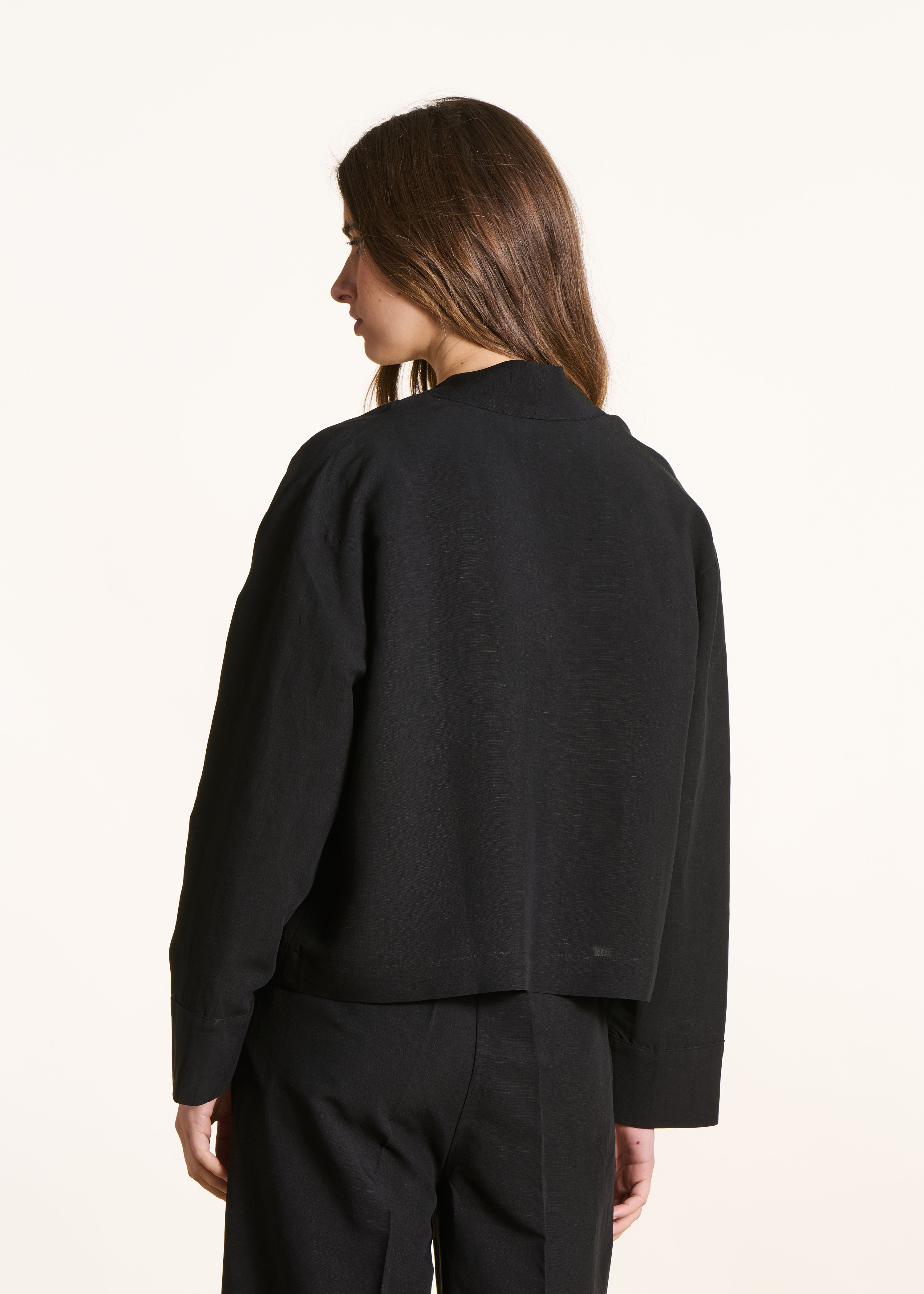 la-f-e-marabout-e-poma-jacke-damen-schwarz-kurz-leinen image 3