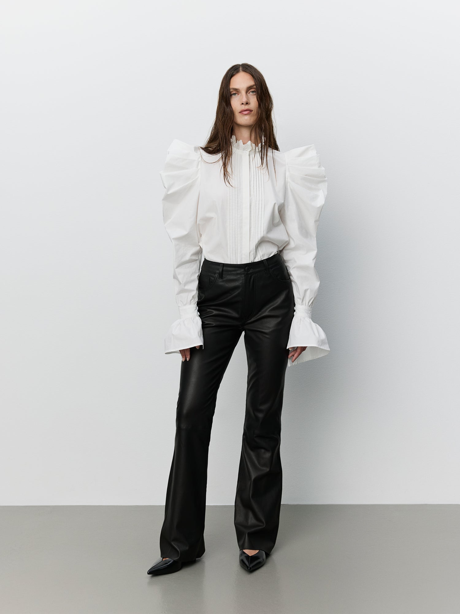 sofie-schnoor-women-gredasw-lederhose-schwarz-bootcut-icon-022 image 2