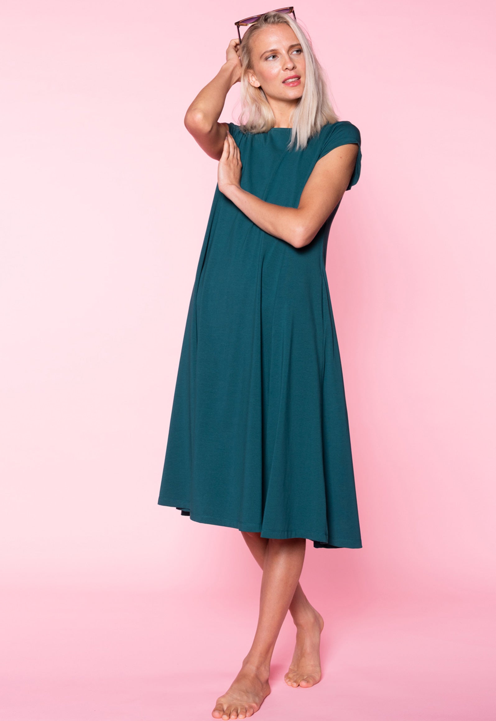moshiki-dress-i-101-s26dress-g1-kleid-emerald-03-bio image 4