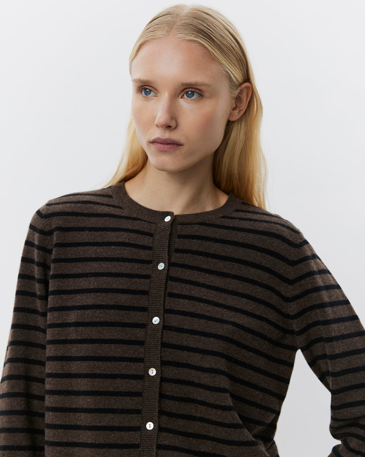 sofie-schnoor-women-cisse-strickjacke-braun-gestreift-wolle image 3