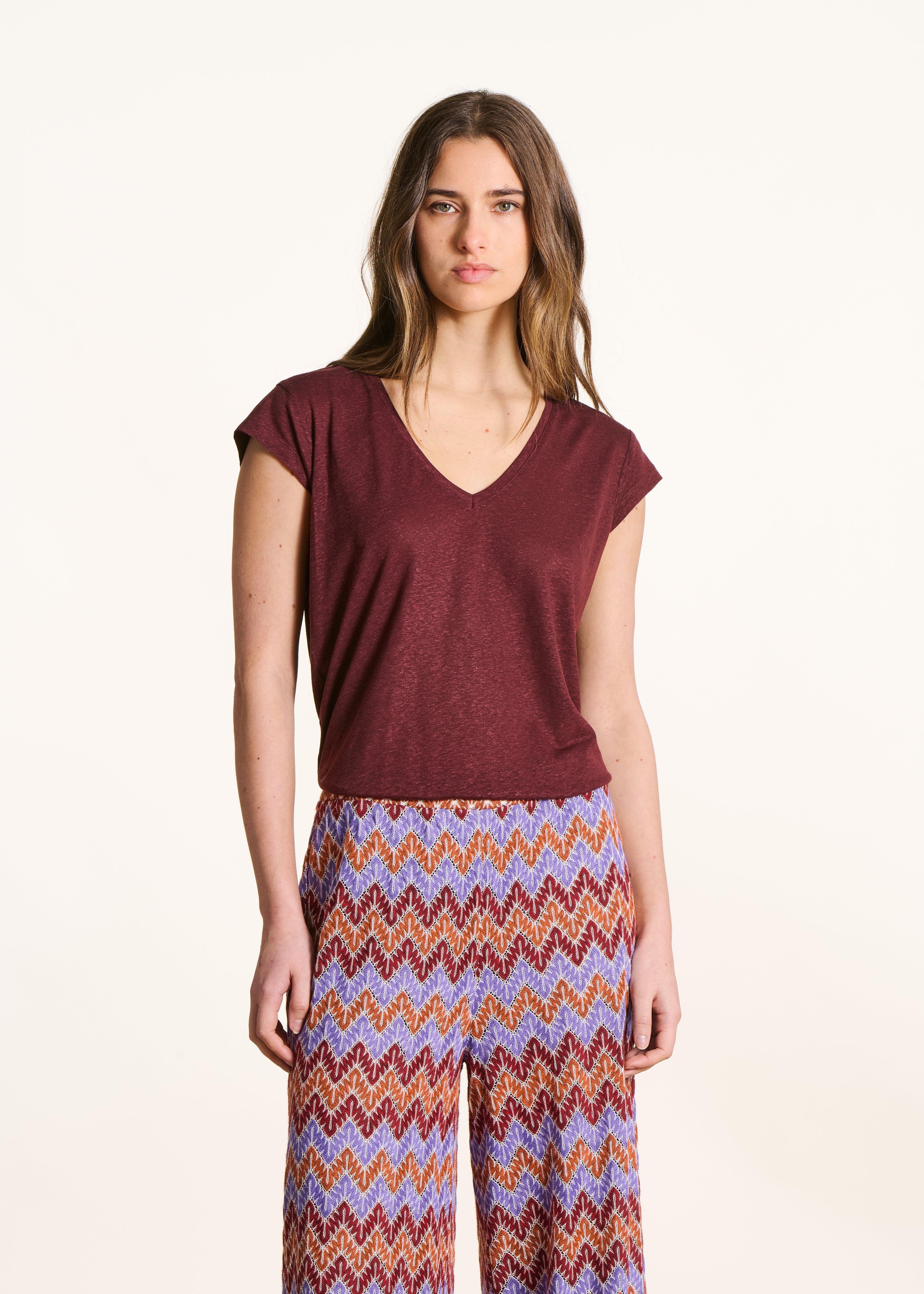 la-f-e-marabout-e-davia-t-shirt-braun-v-ausschnitt-lyocell image 1