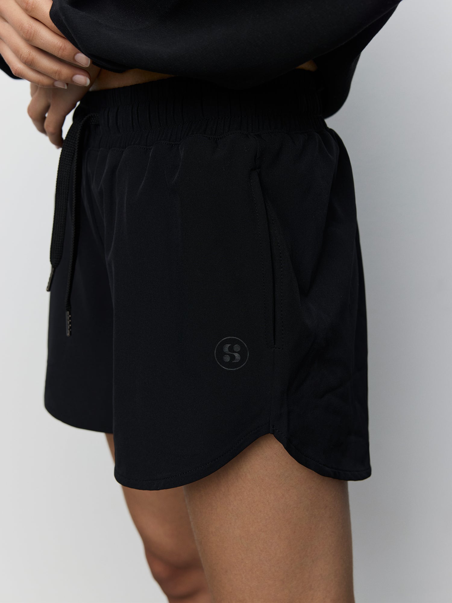 sofie-schnoor-sport-lievespo-shorts-schwarz-polyester image 6