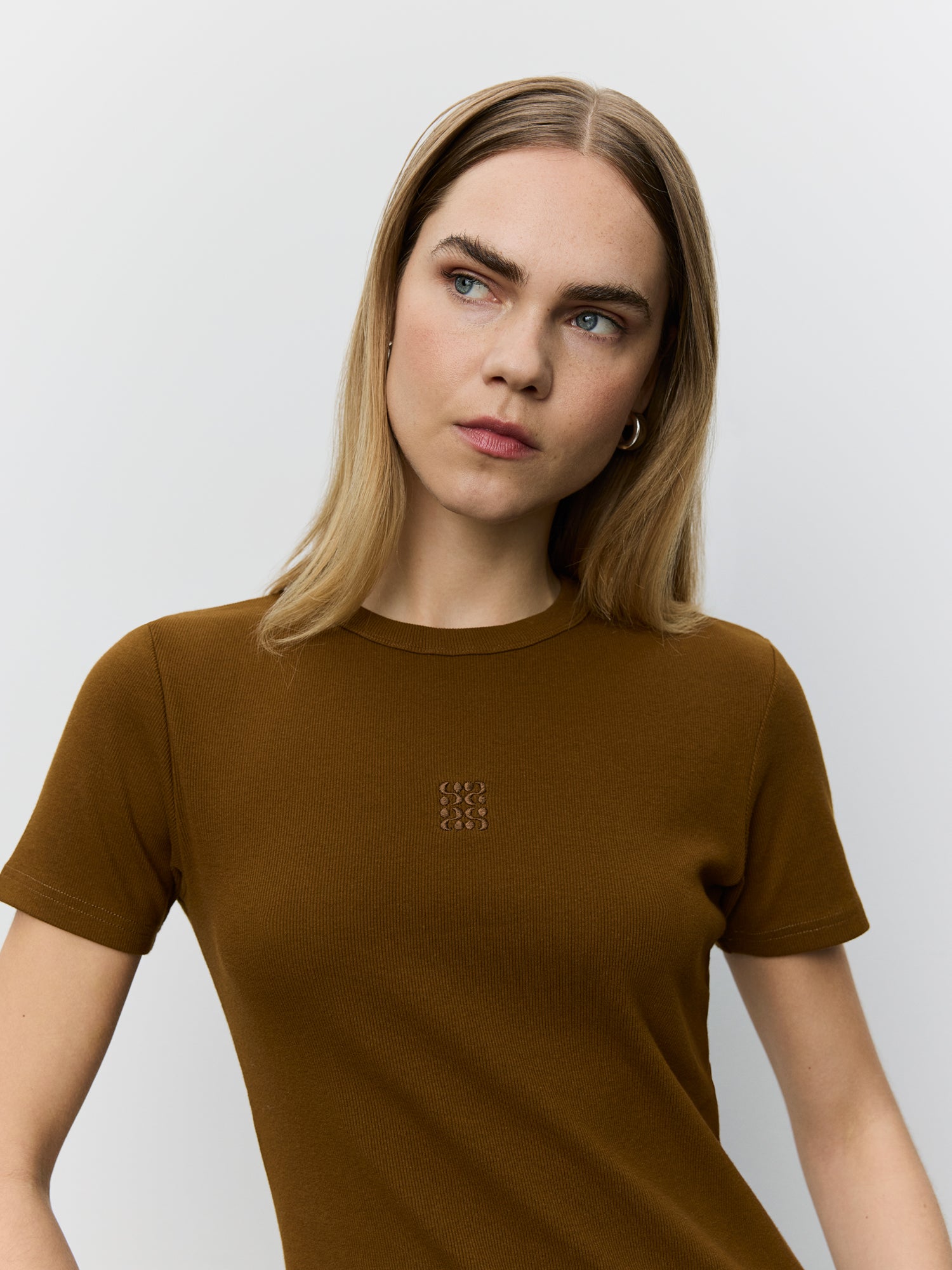 sofie-schnoor-women-blakesw-rib-baby-tee-t-shirt-maple-brown image 5