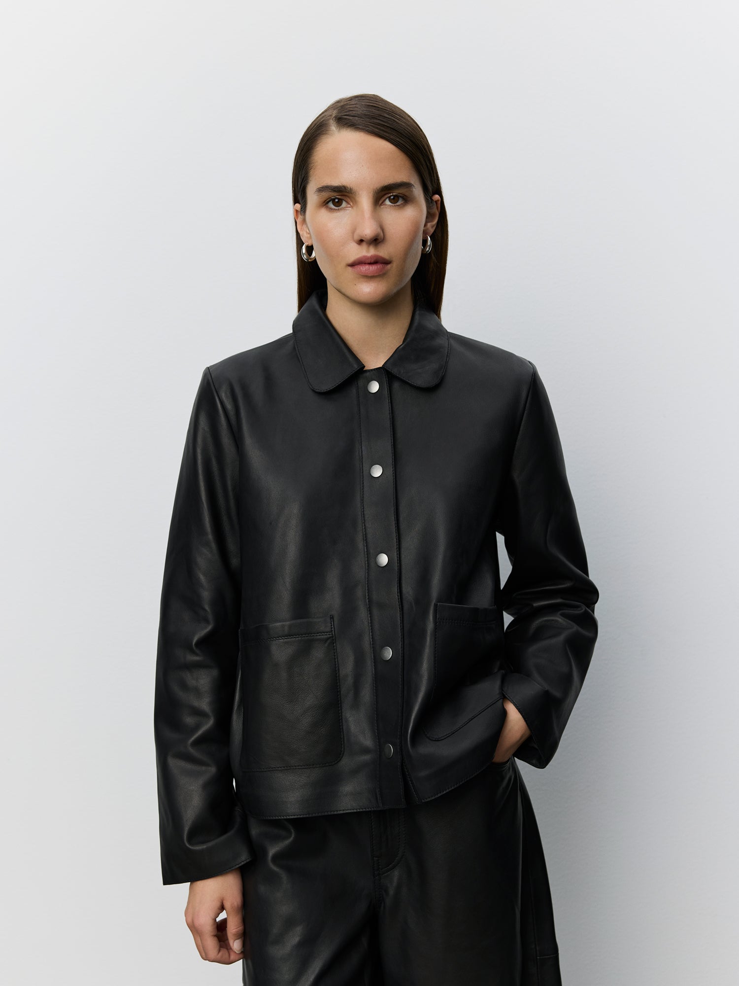 sofie-schnoor-women-martinasw-lederjacke-schwarz-lammleder image 5