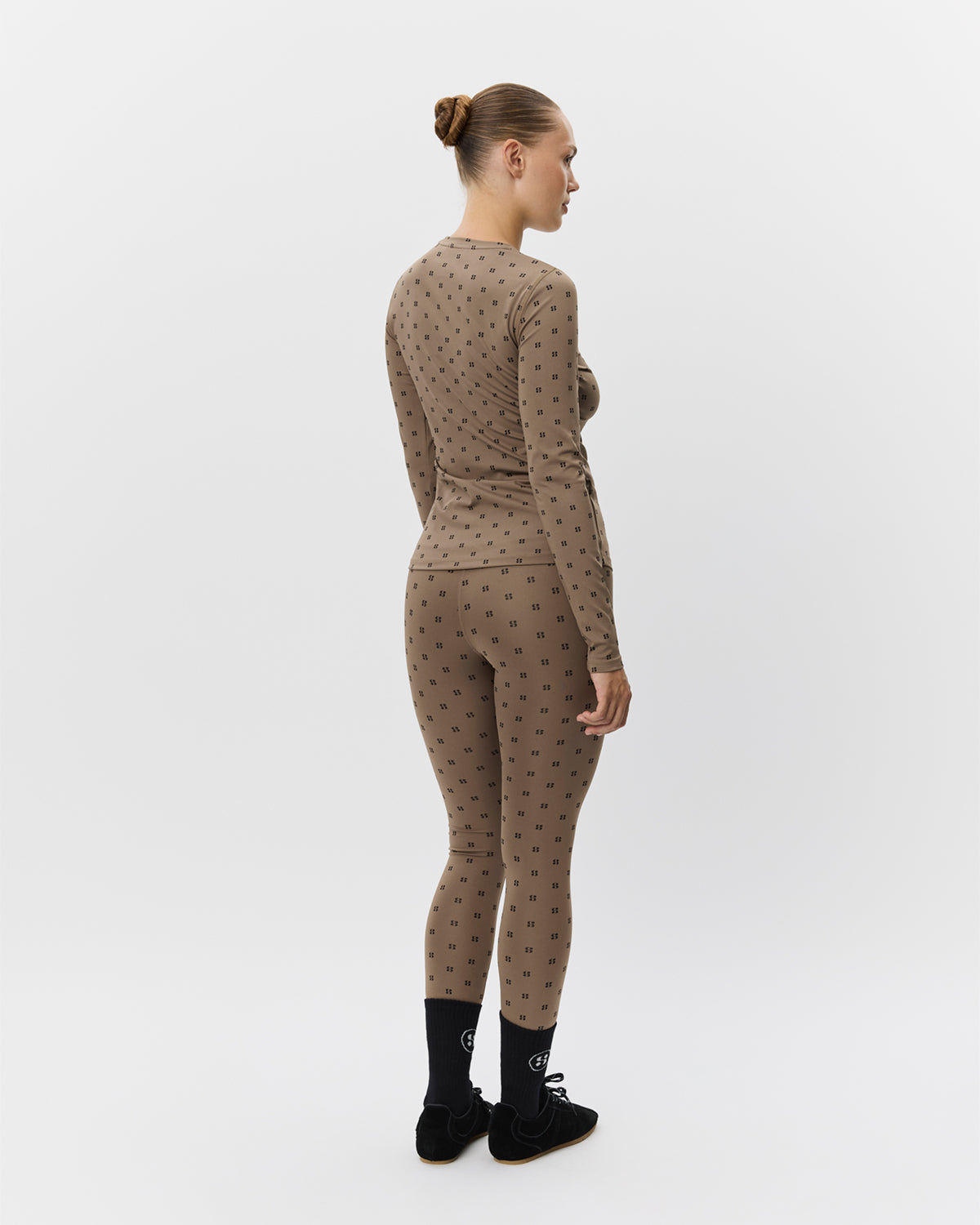 sofie-schnoor-sport-noallesw-shirt-braun-langarm-slimfit image 3