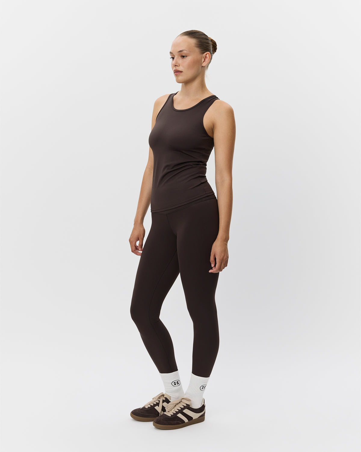 sofie-schnoor-sport-janetspo-top-dunkelbraun-slimfit image 4