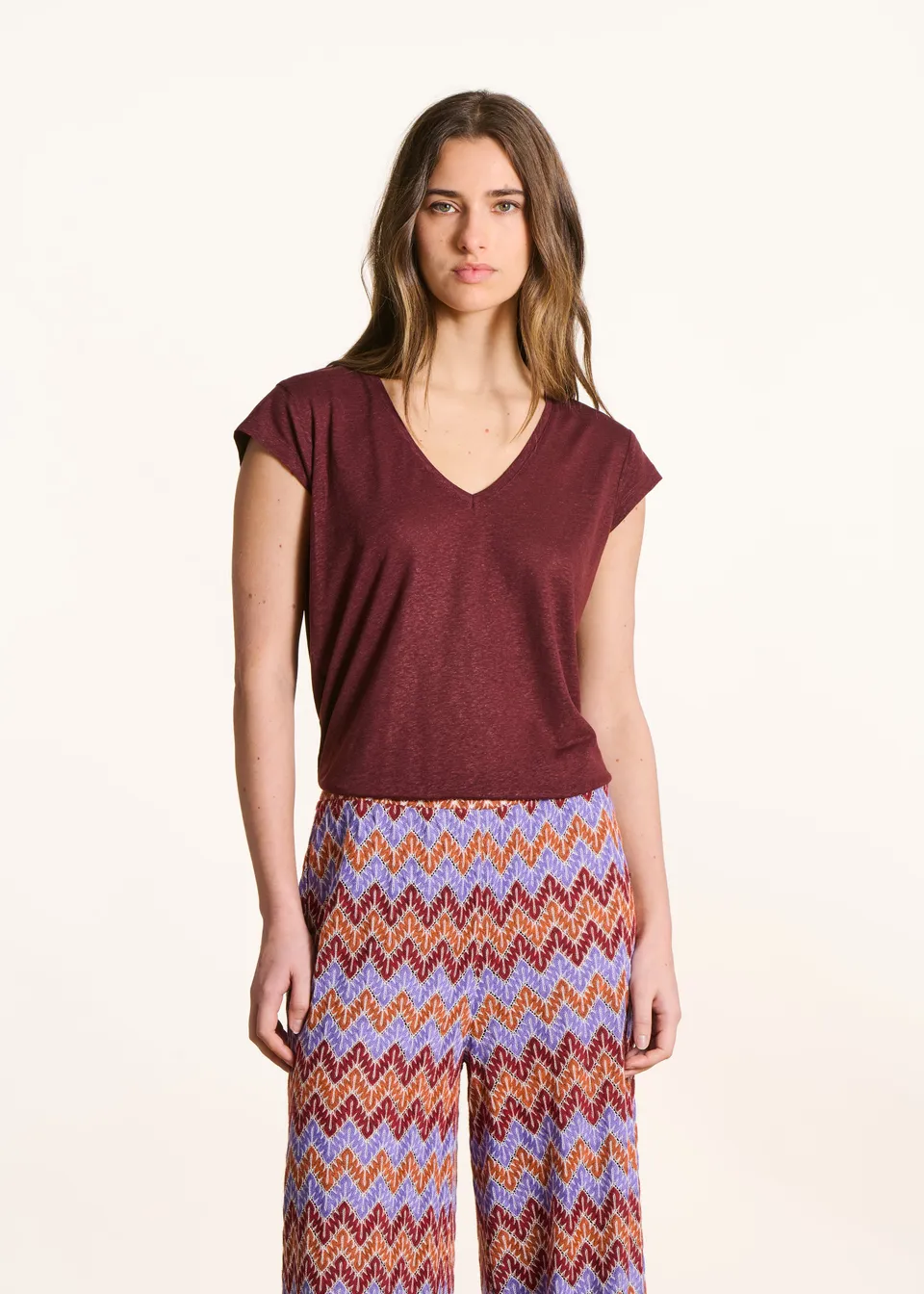 la-f-e-marabout-e-davia-t-shirt-braun-v-ausschnitt-lyocell image 1