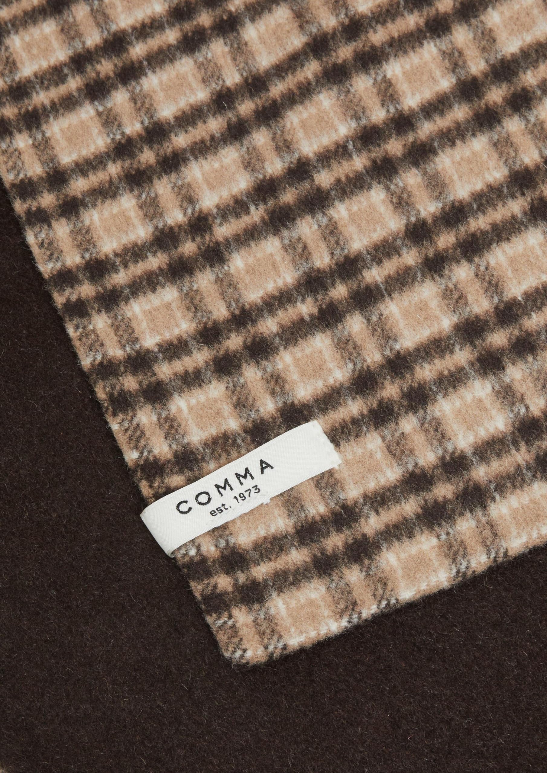 comma-tuch-jacquard-doubleface-artwork-braun image 3