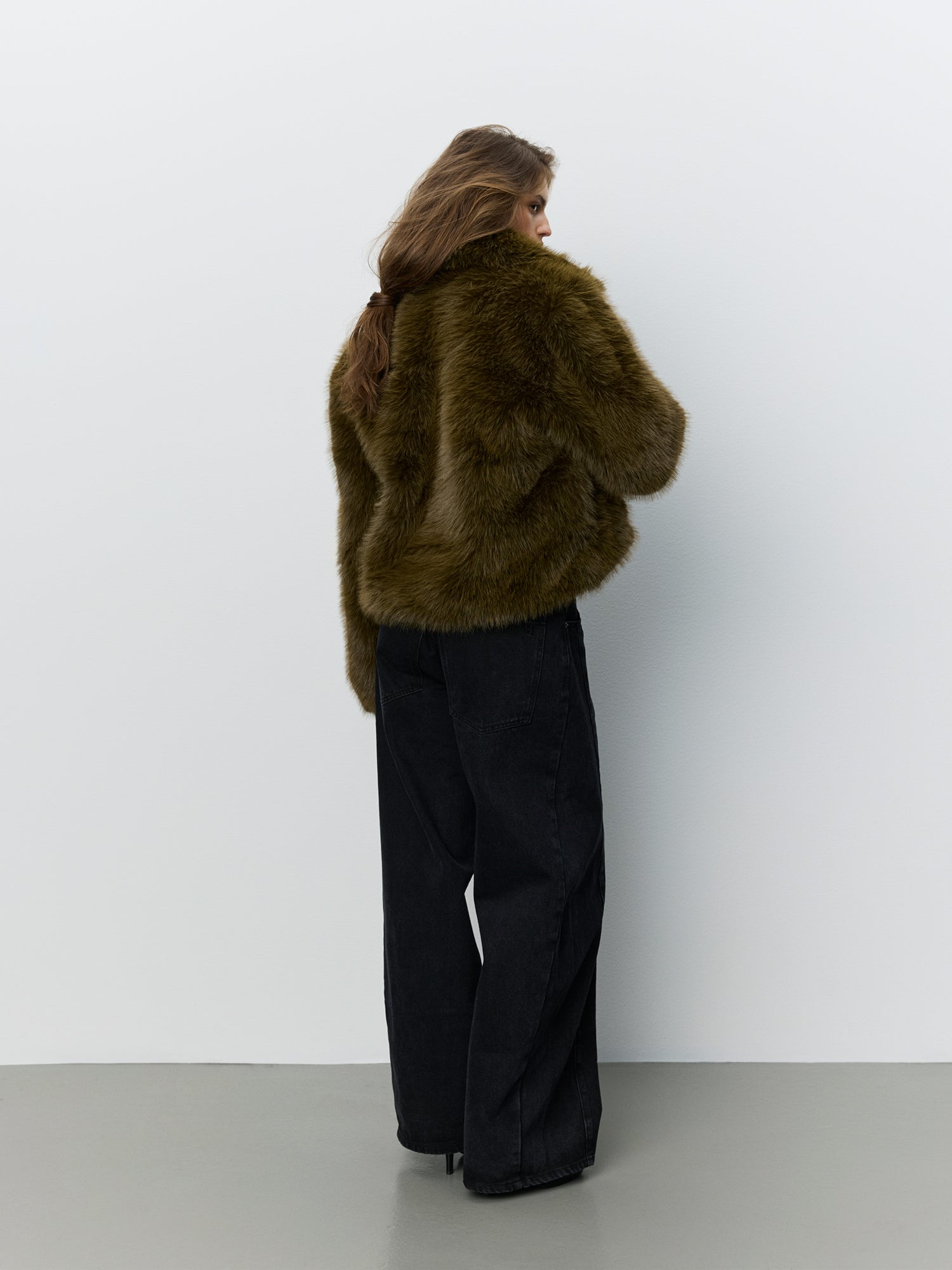 sofie-schnoor-women-metasw-kunstfell-bomberjacke-oliv image 4