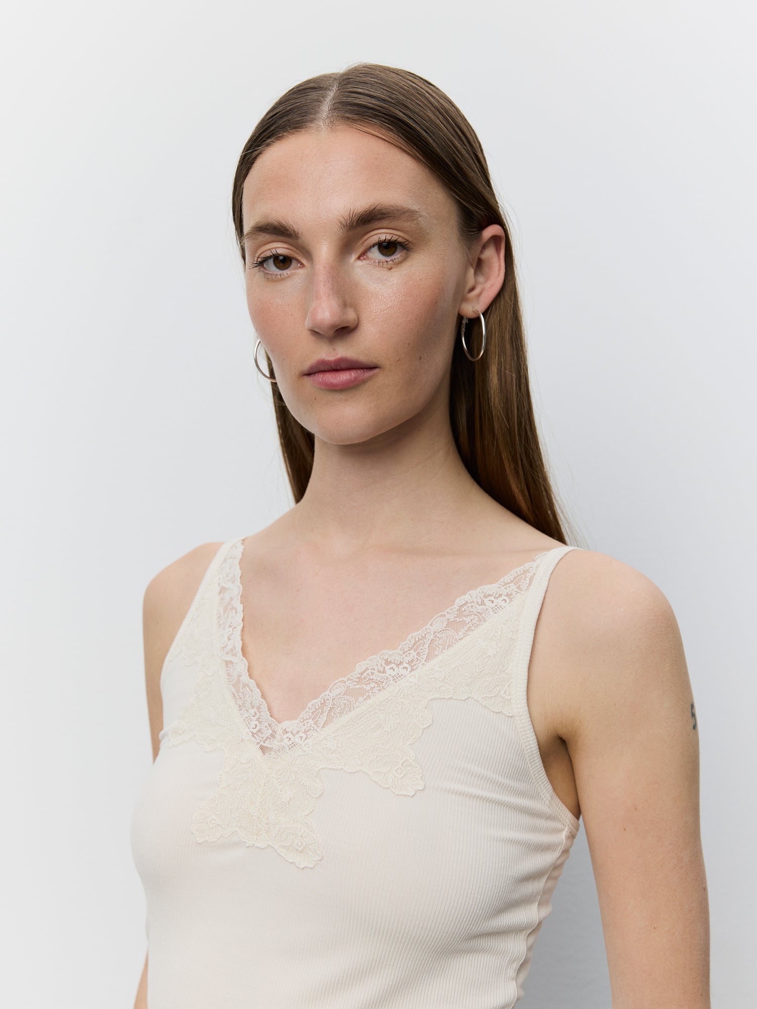 sofie-schnoor-women-danillasw-top-off-white-spitze image 5