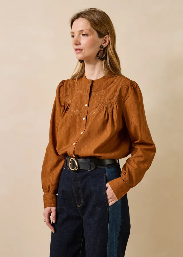 la-f-e-marabout-e-gorane-bluse-cognac-jacquard-spitze image 1