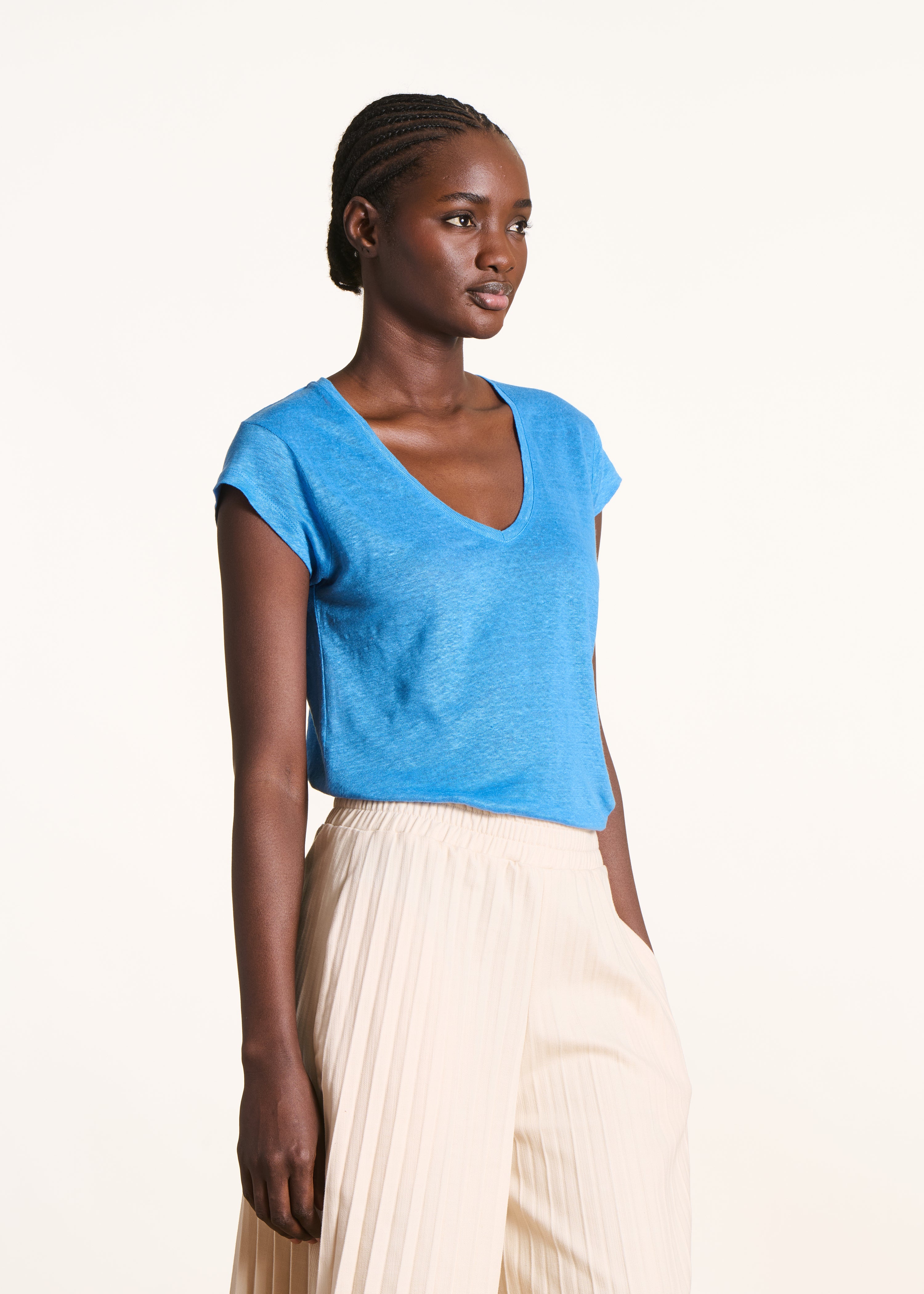 la-f-e-marabout-e-davia-t-shirt-blau-leinen-v-ausschnitt image 1