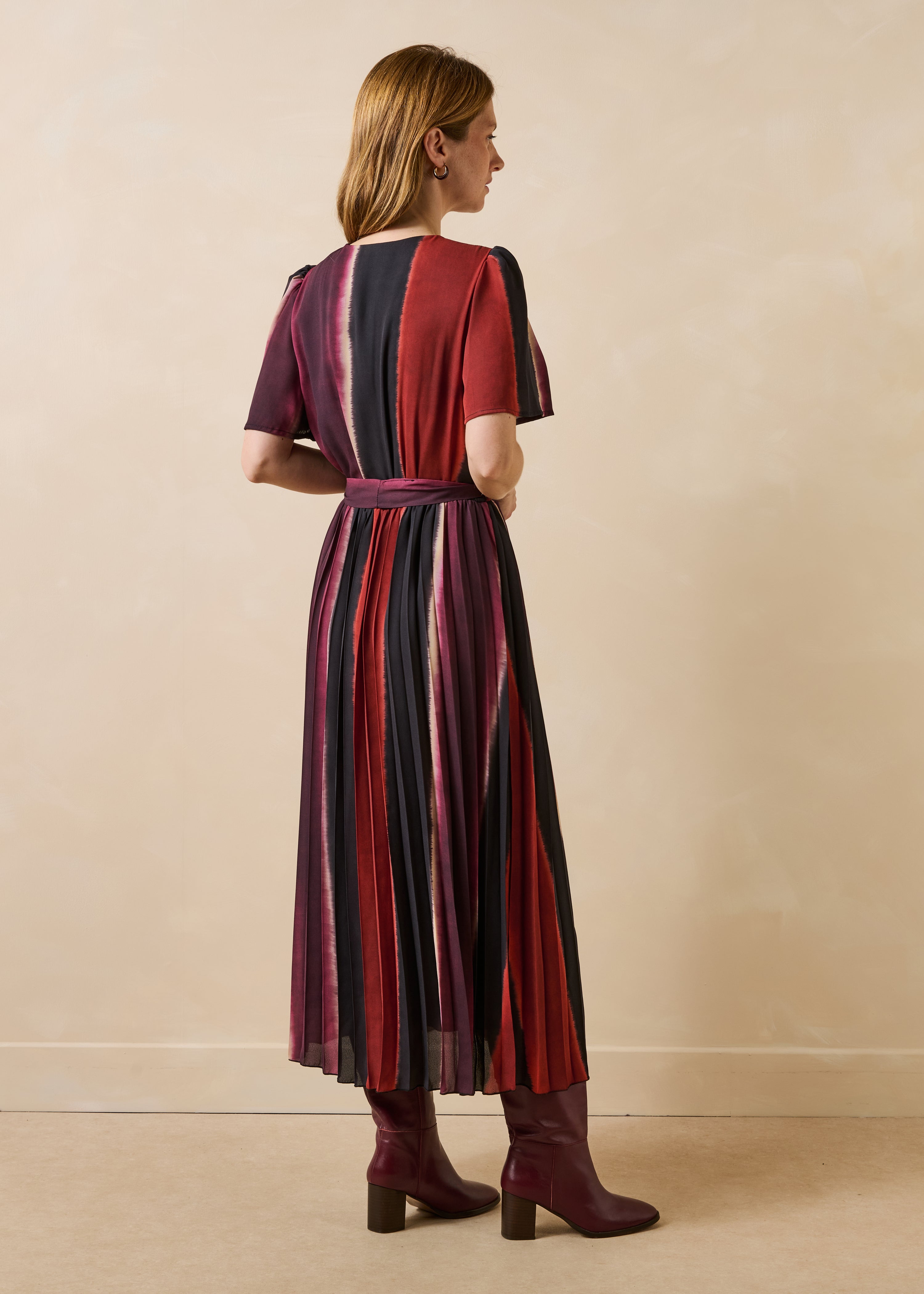 la-f-e-marabout-e-giara-maxikleid-gestreift-rot-violett image 3