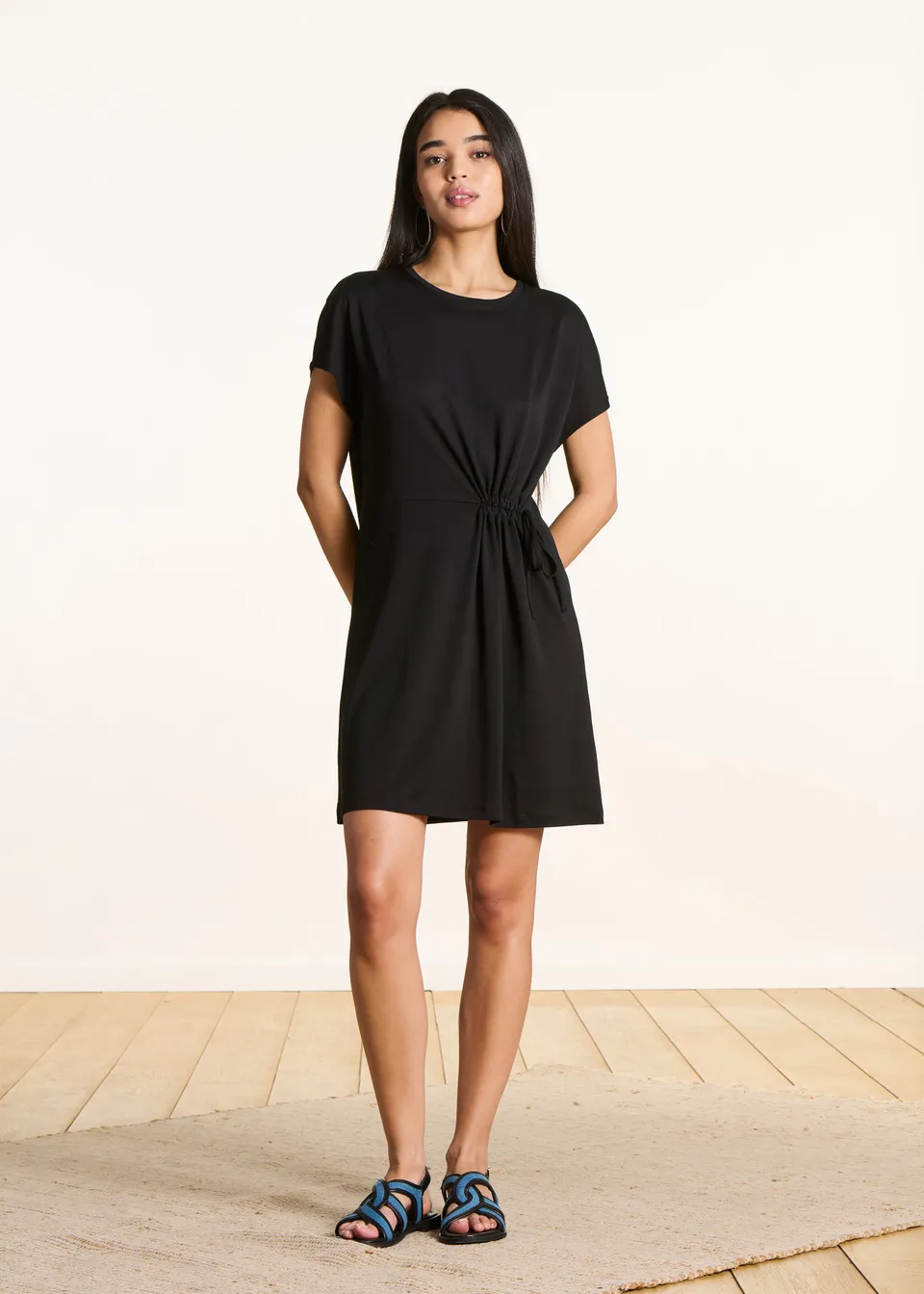la-f-e-marabout-e-flerry-minikleid-schwarz-kurzarm-lyocell image 1