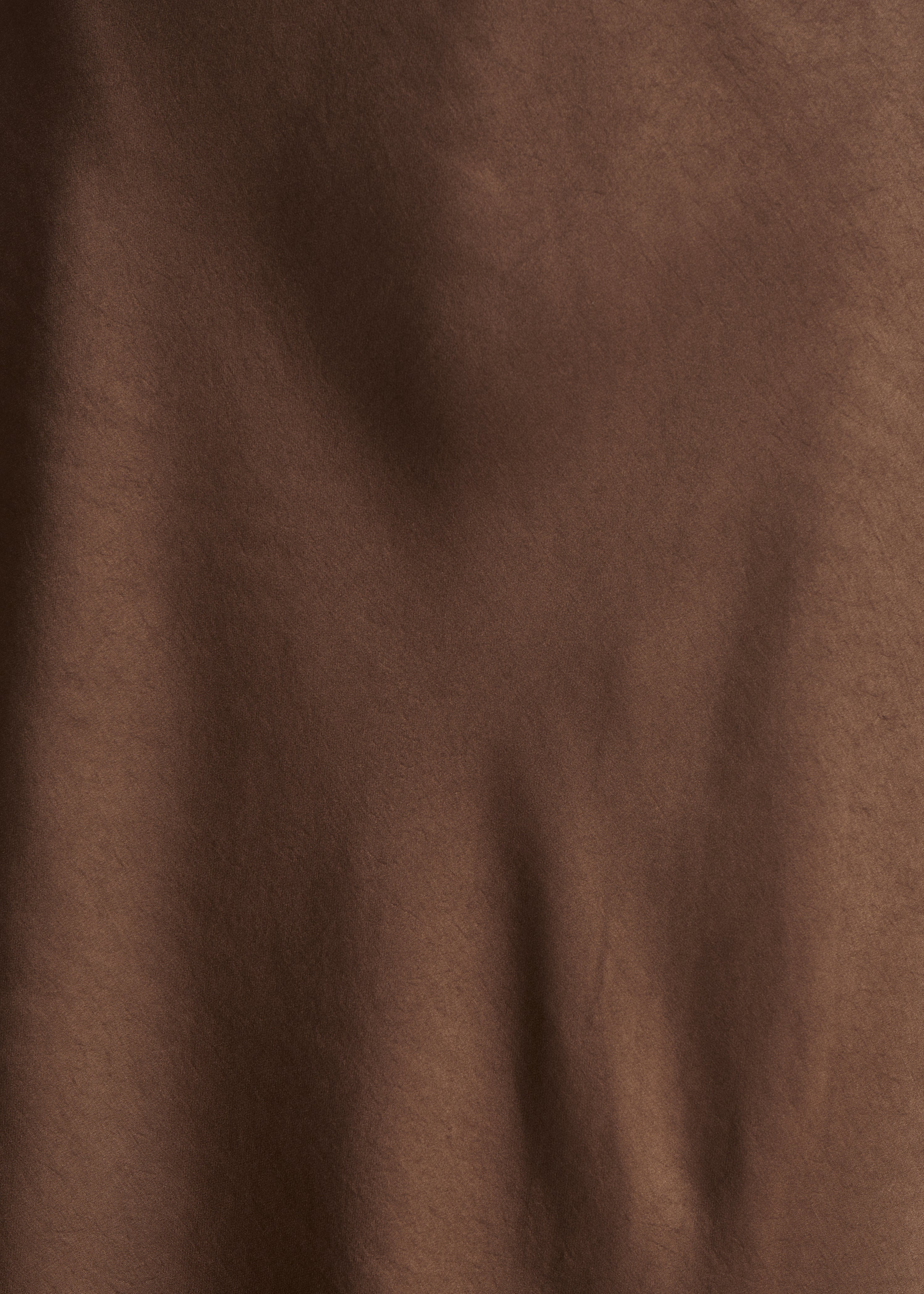 la-f-e-marabout-e-dalicia-maxikleid-satin-braun-v-ausschnitt image 4