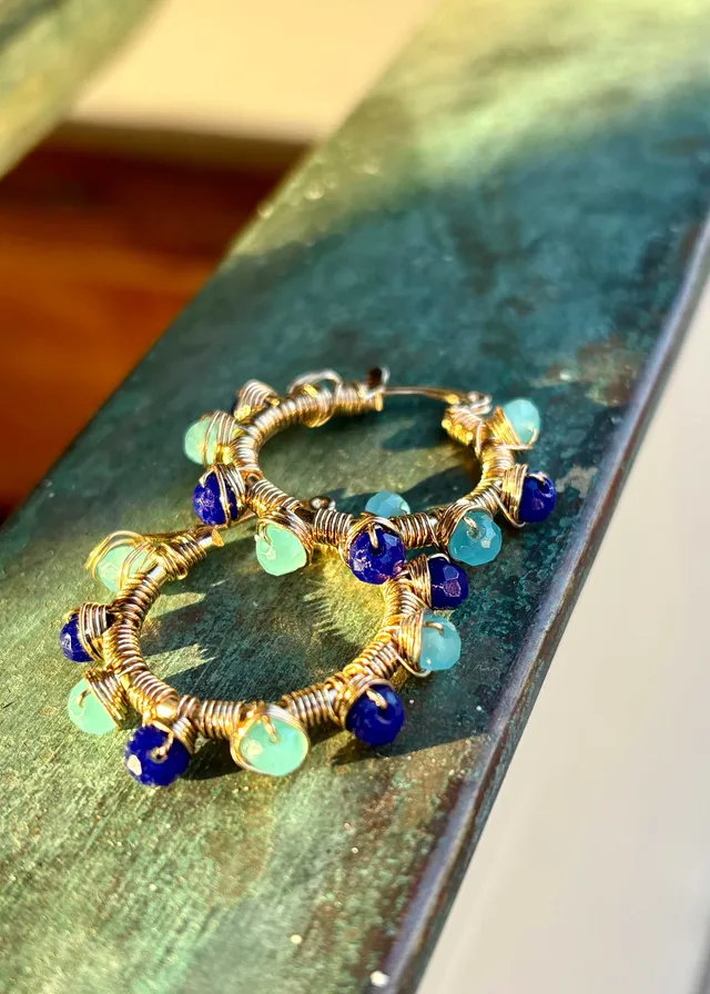 la-f-e-marabout-e-bijoux-creolen-blau-gold-perlen-ohrringe image 1