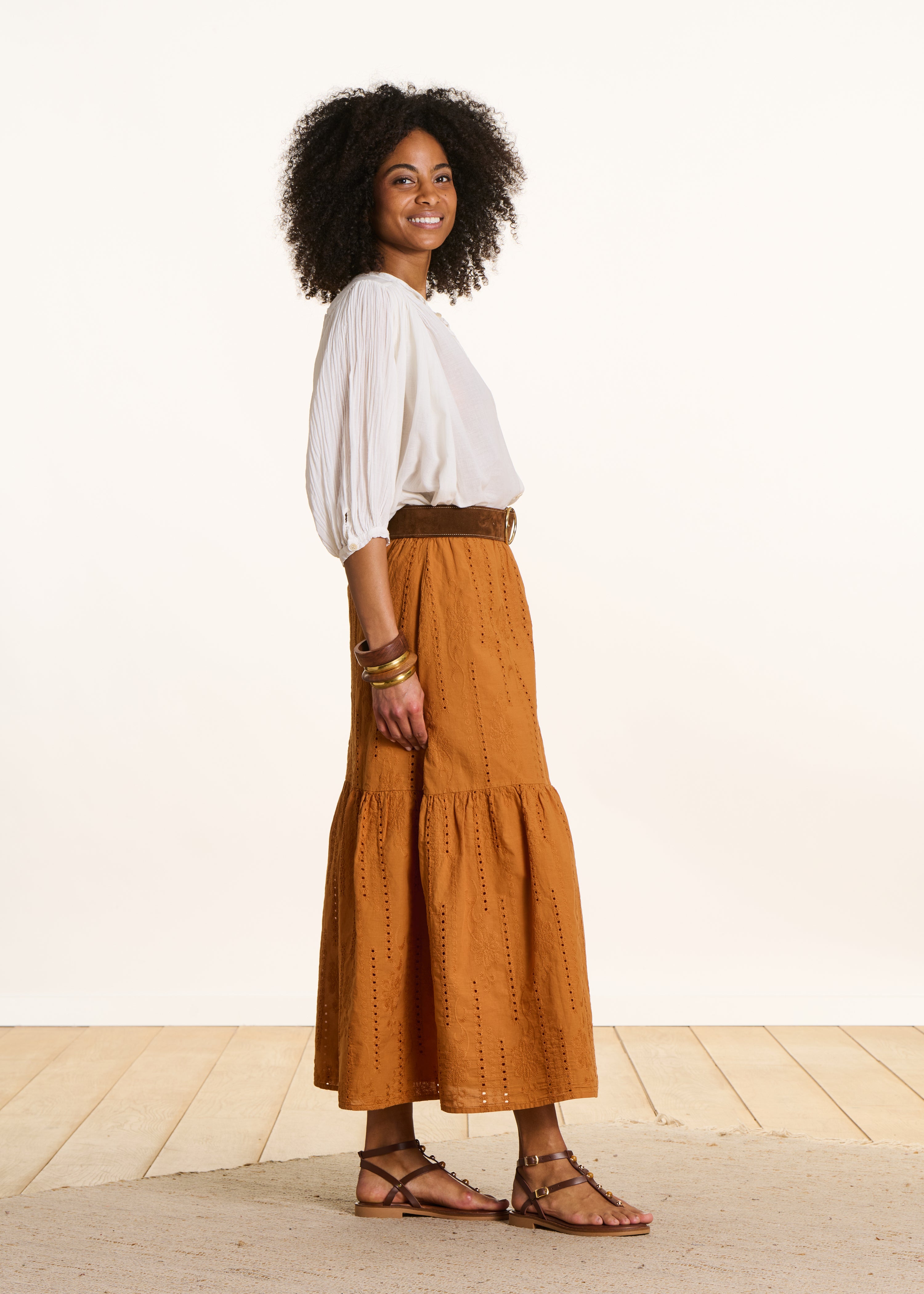la-f-e-marabout-e-fitou-rock-ocker-broderie-volants image 1
