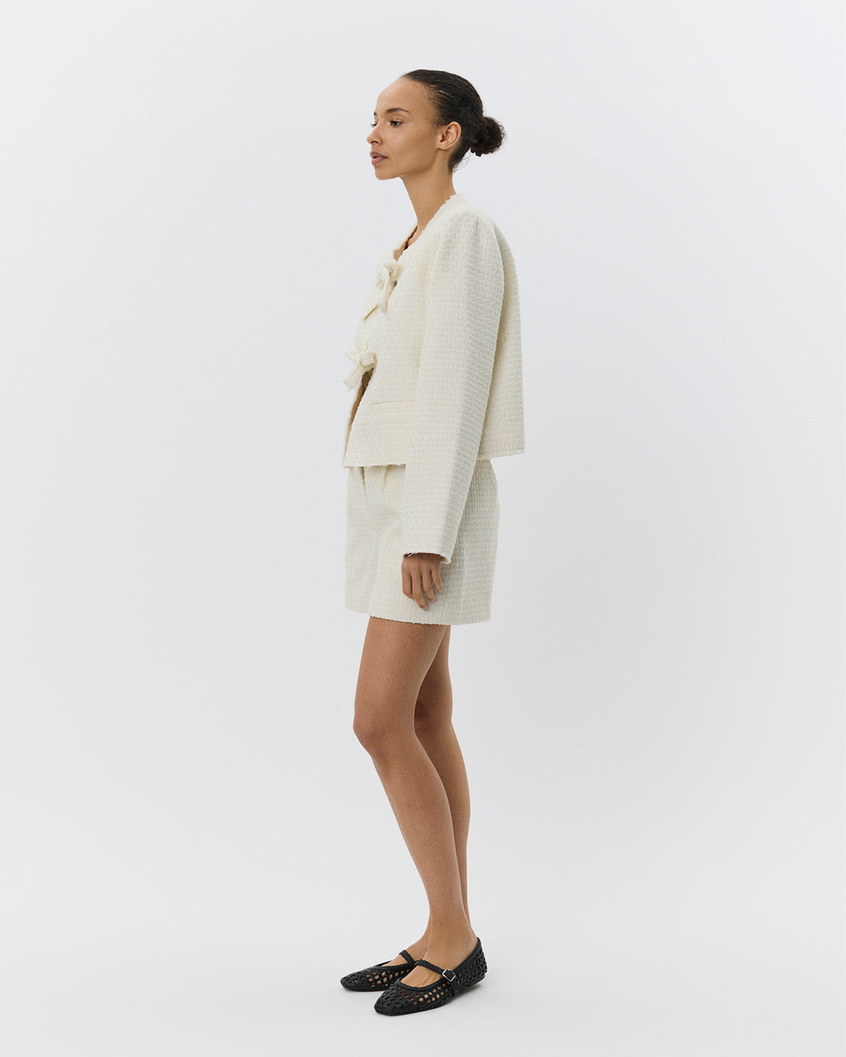 sofie-schnoor-women-midgesw-shorts-s252101-shorts-off-white image 3