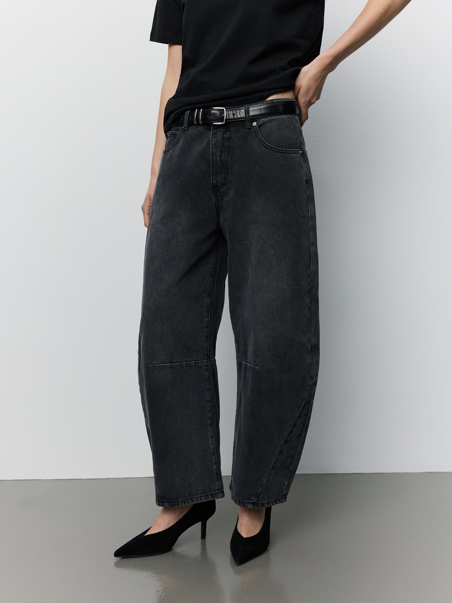 sofie-schnoor-women-tomarsw-jeans-barrel-washed-black image 5
