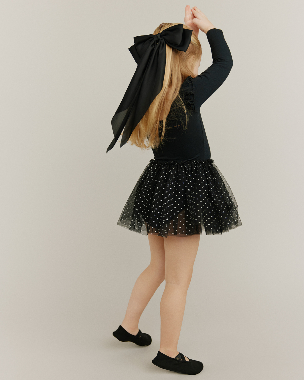 sofie-schnoor-kids-estellesk-turnanzug-schwarz-t-ll-gr-98-128 image 3