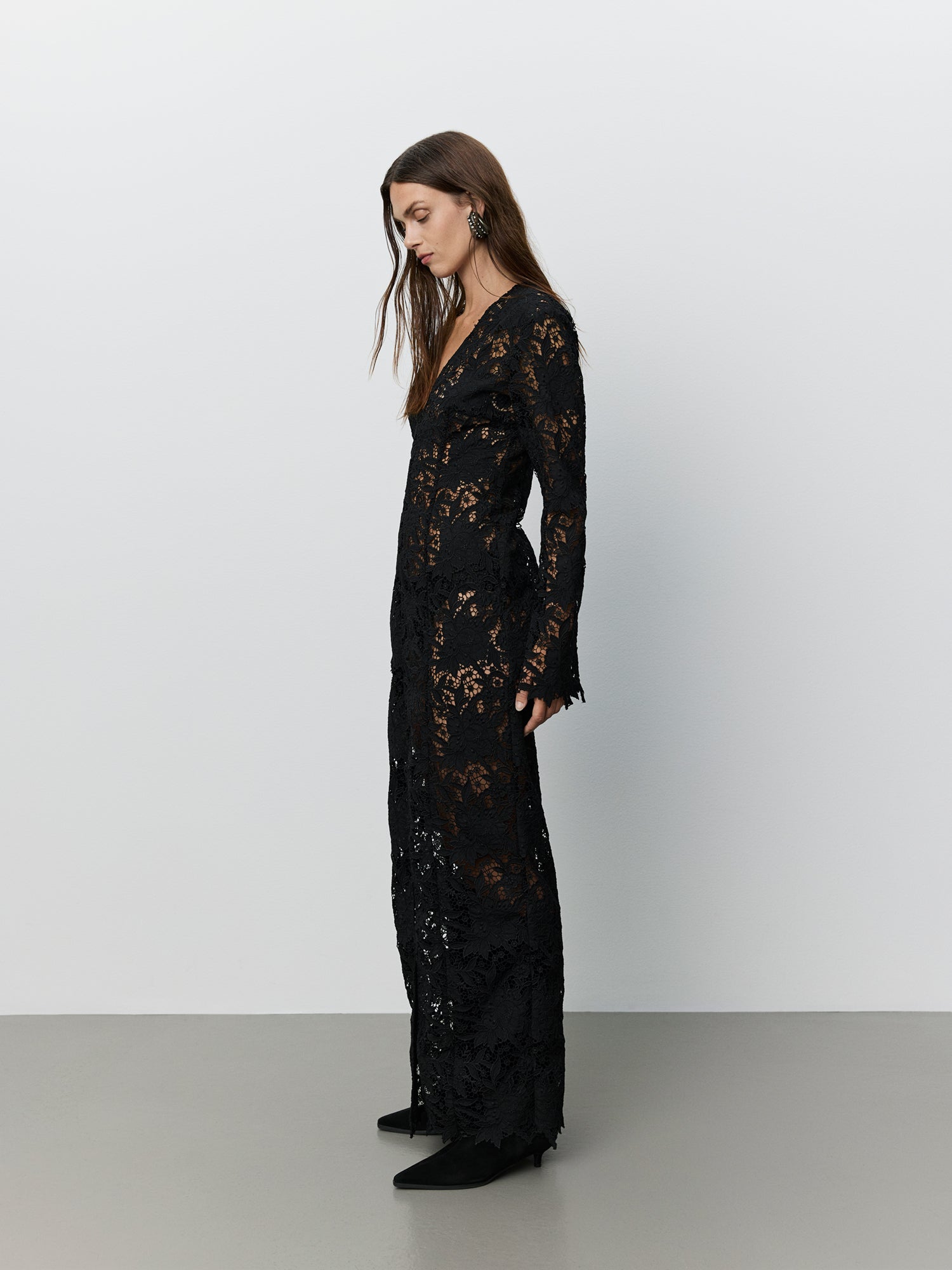 sofie-schnoor-icon-olynoorsw-lace-dress-schwarz-spitze image 3