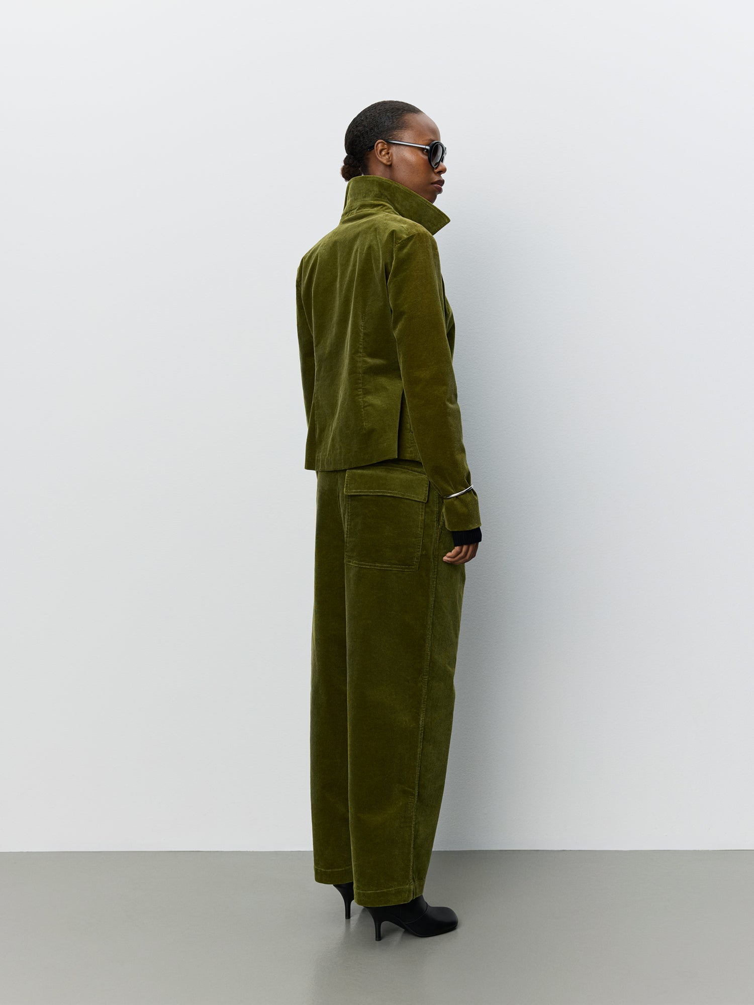 sofie-schnoor-women-worasw-baggy-cordhose-oliv image 4