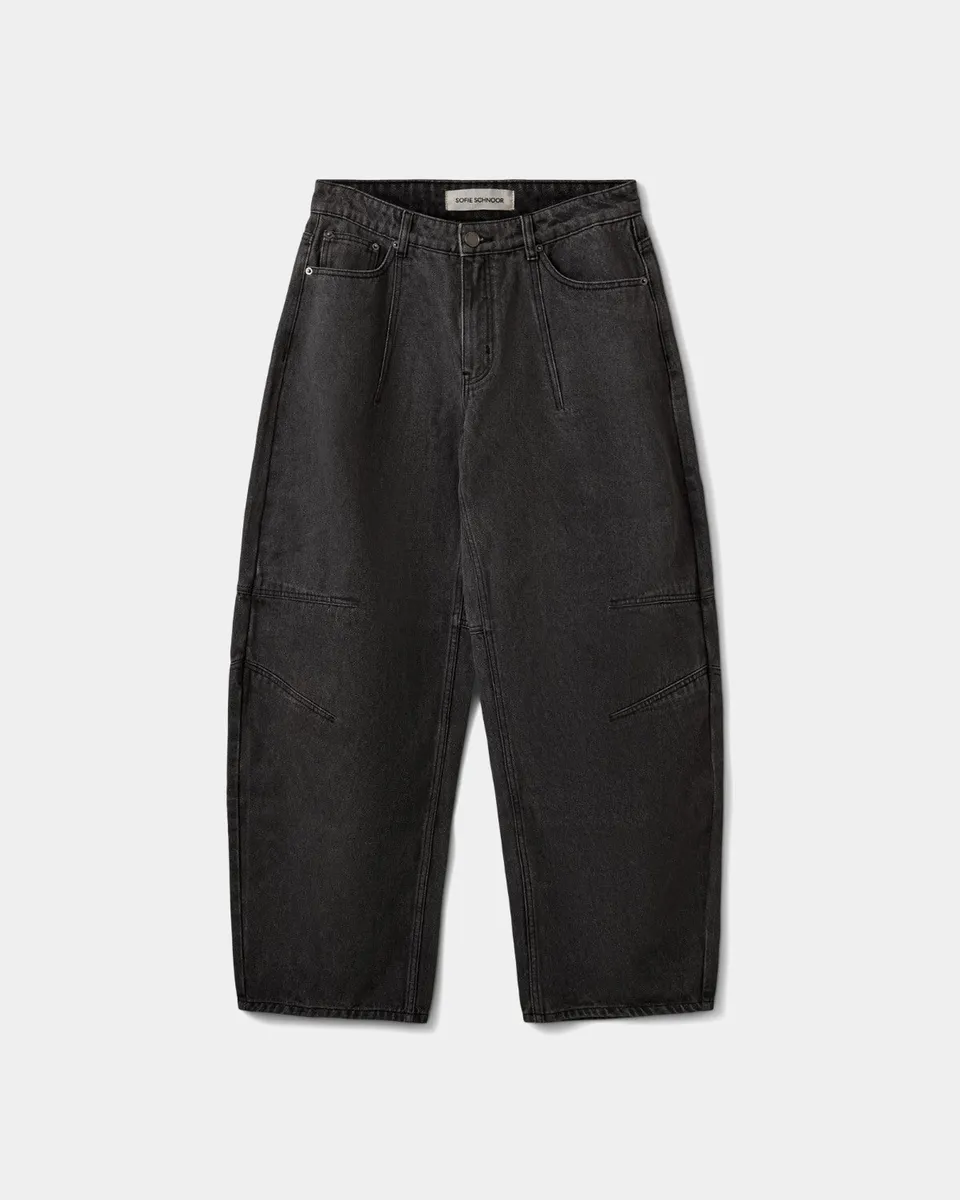 sofie-schnoor-women-beckasw-jeans-black-washed-barrel image 1