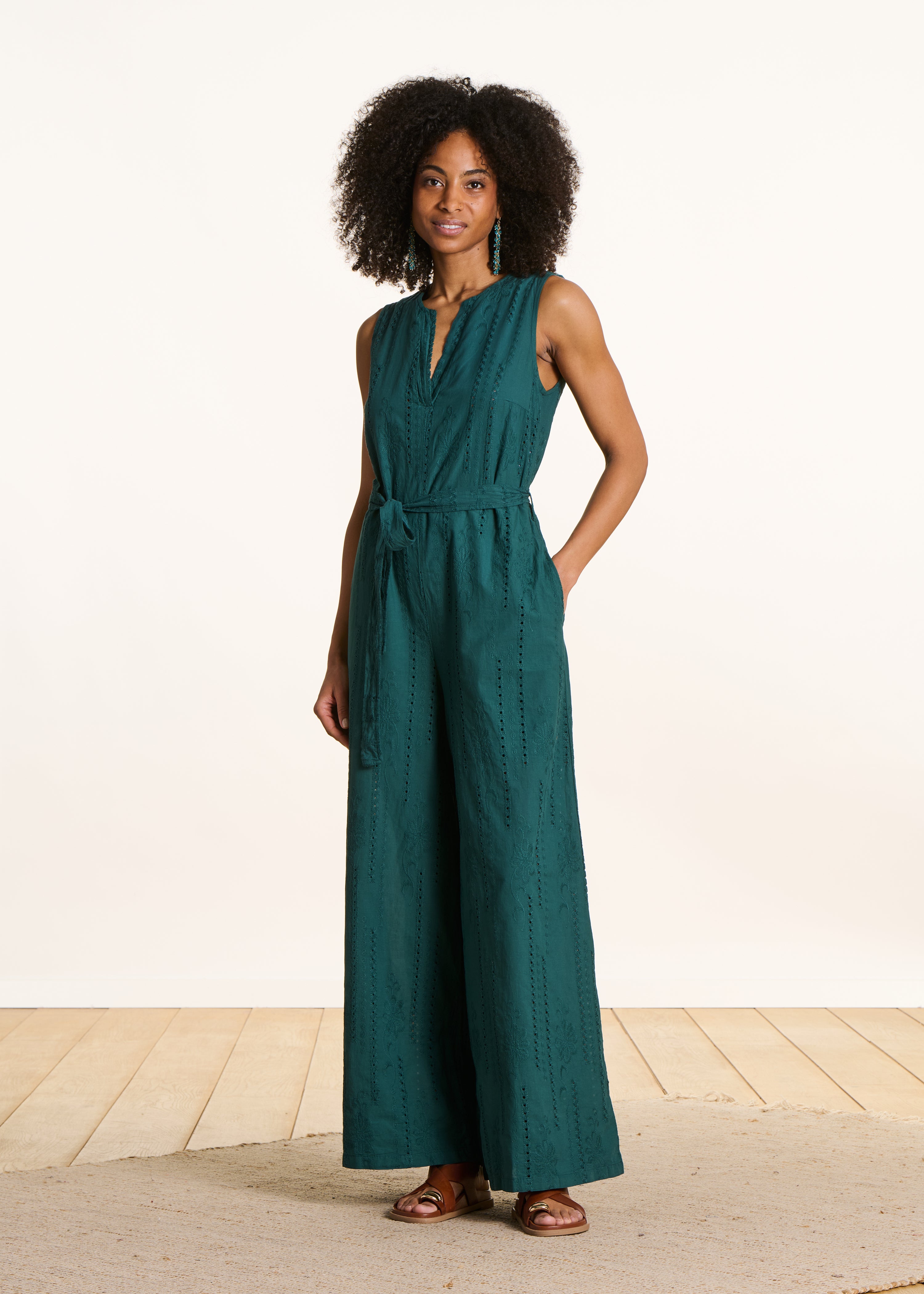la-f-e-marabout-e-vlomee-overall-gr-n-broderie-weites-bein image 1